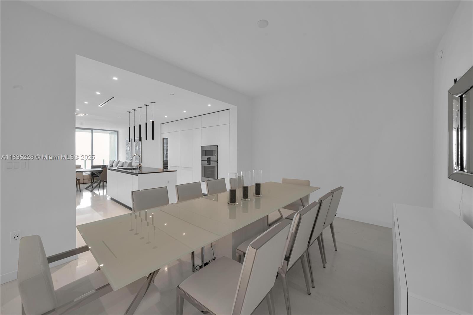 300 Biscayne Boulevard Way #2804 # 2804