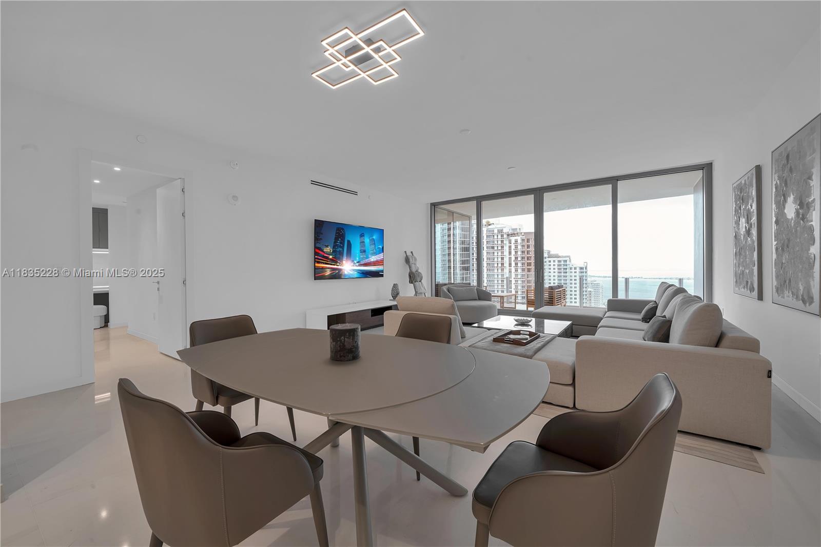 300 Biscayne Boulevard Way #2804 # 2804