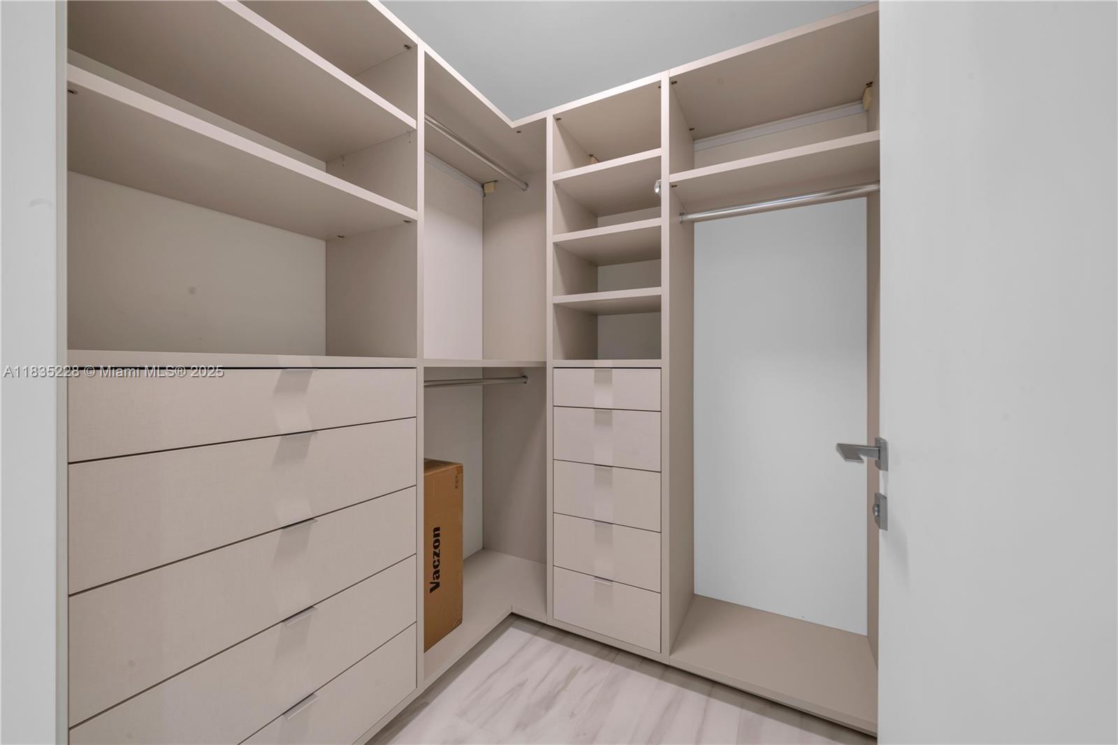 300 Biscayne Boulevard Way #2804 # 2804