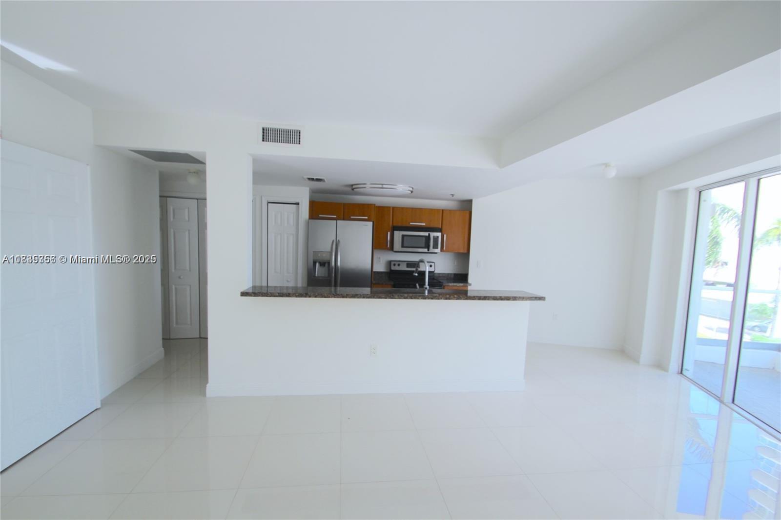 6362 Collins Ave # 301
