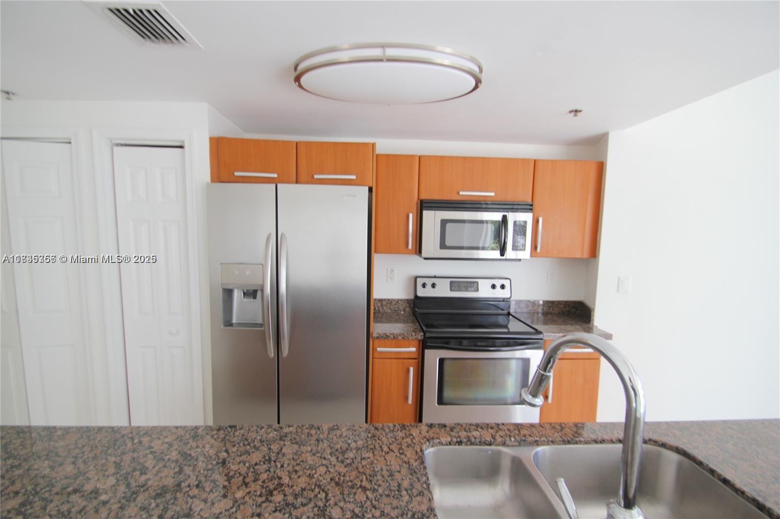 6362 Collins Ave # 301