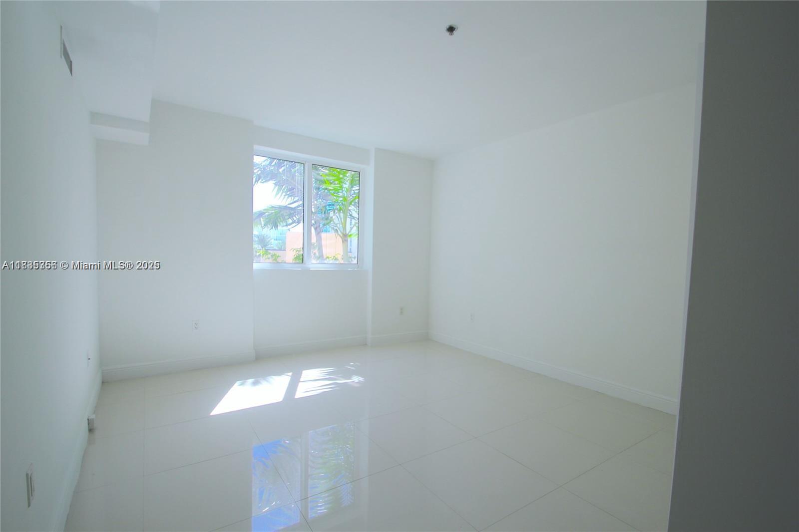 6362 Collins Ave # 301