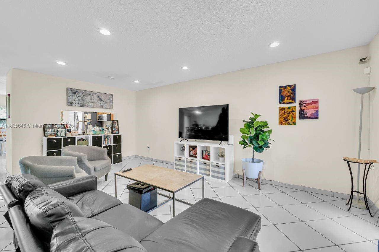 9023 SW 113 PL CR W # 0