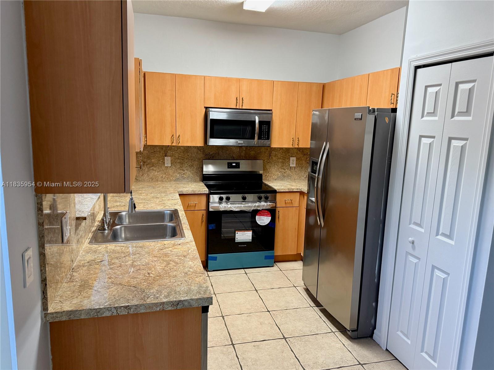 8424 NW 139th Ter # 2701