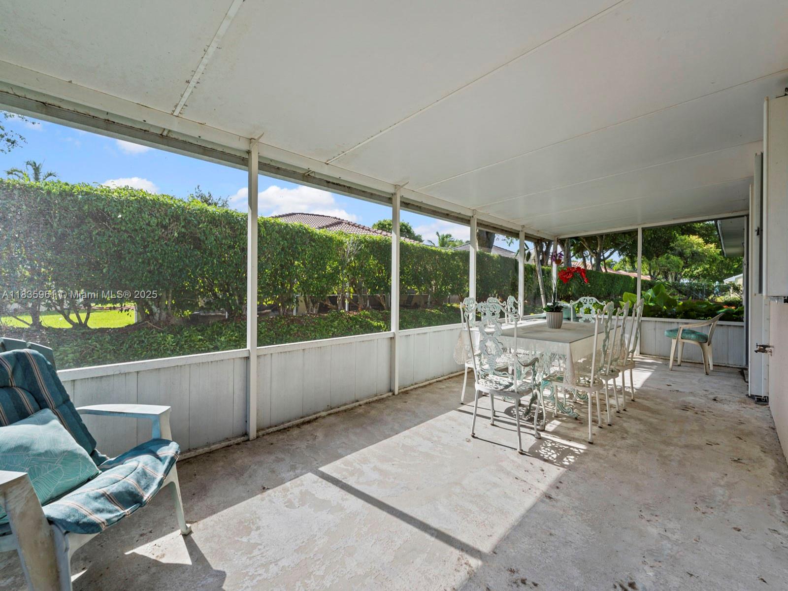 437 SE 22nd Dr