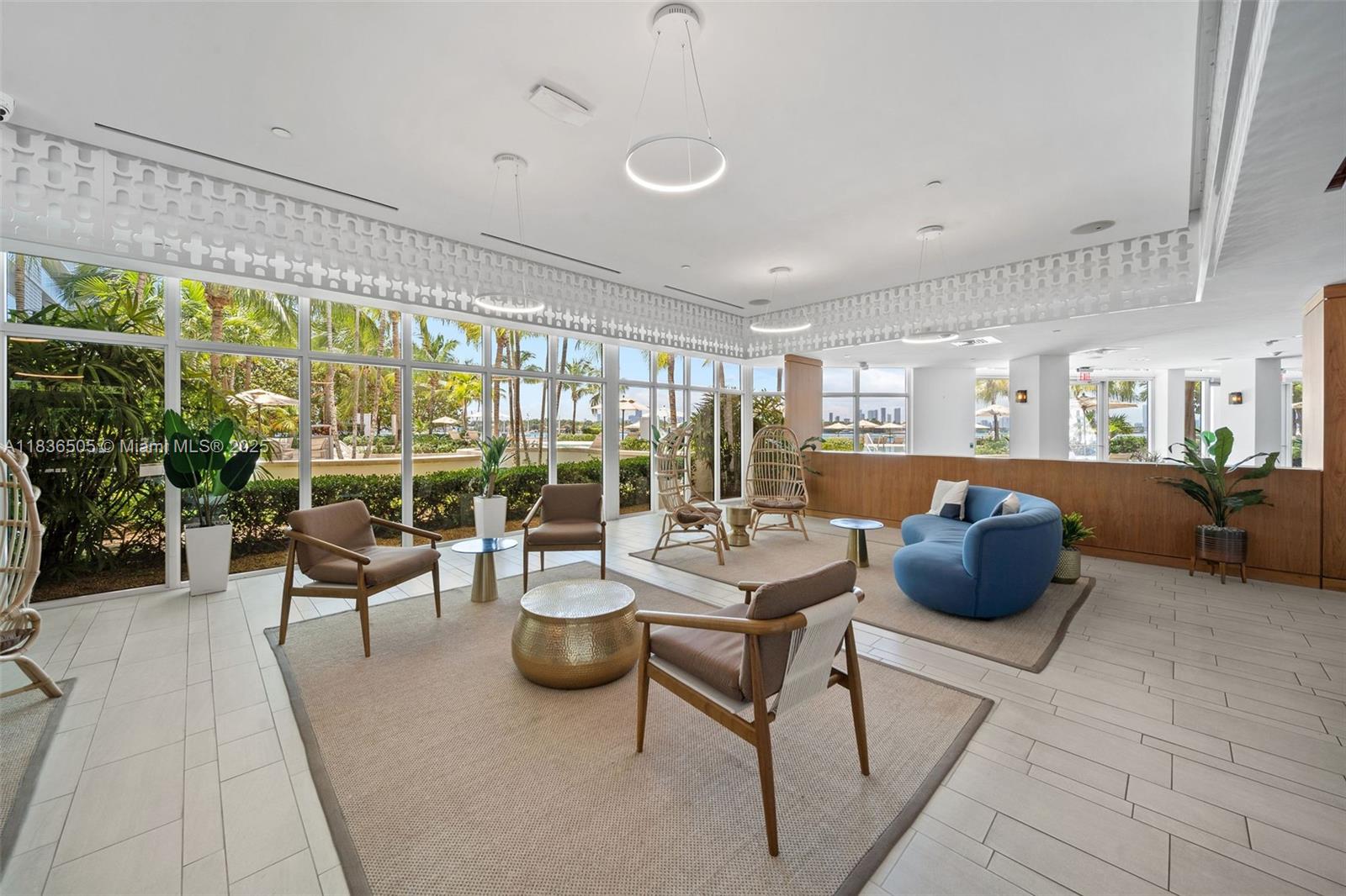 910 West Ave # 1135