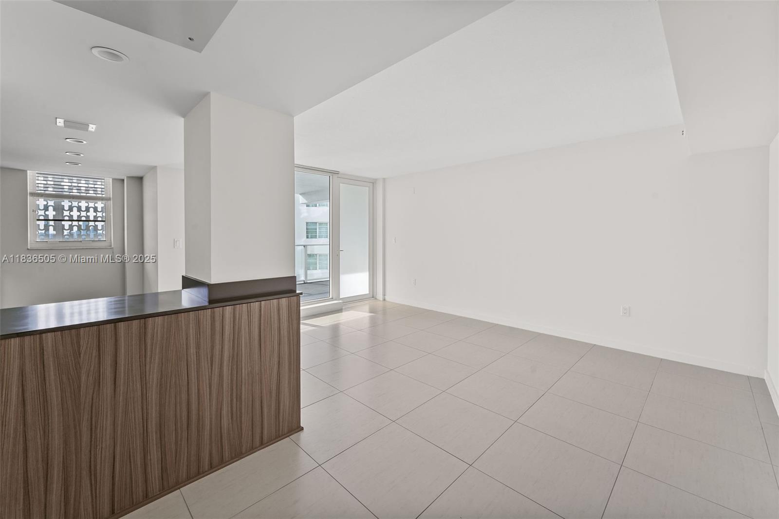 910 West Ave # 1135