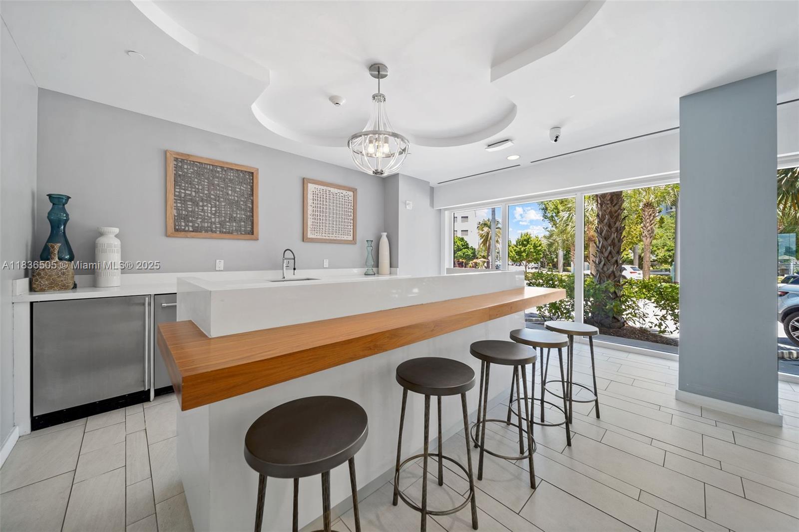 910 West Ave # 1135