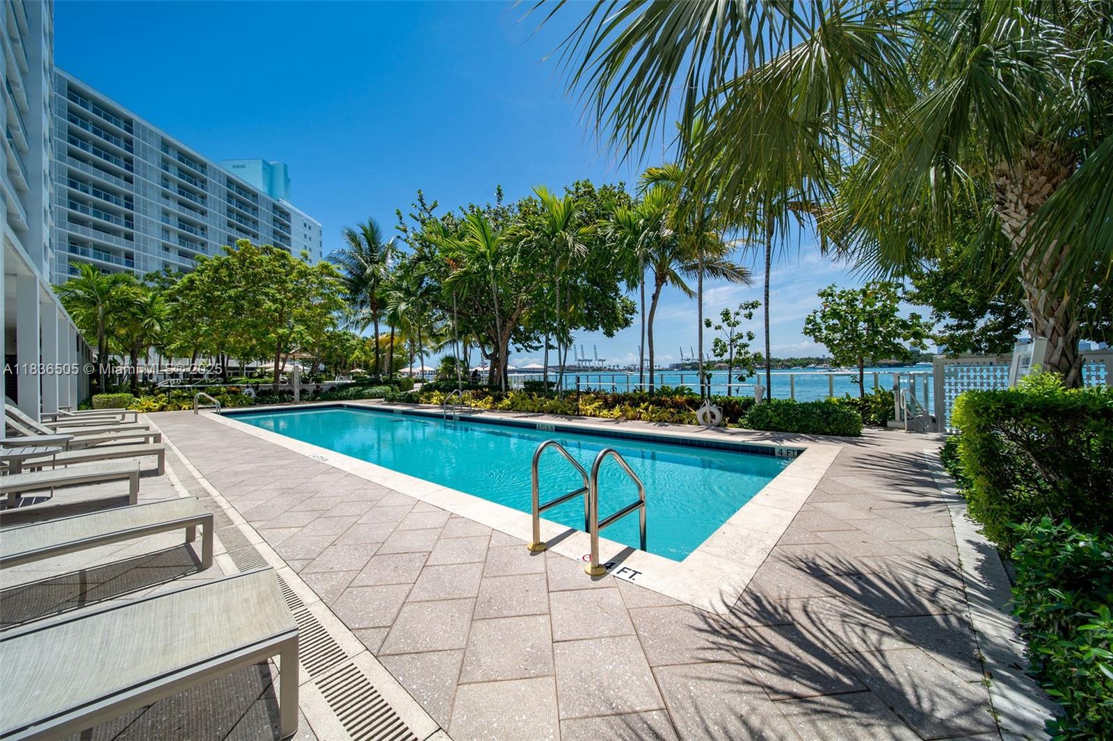 910 West Ave # 1135