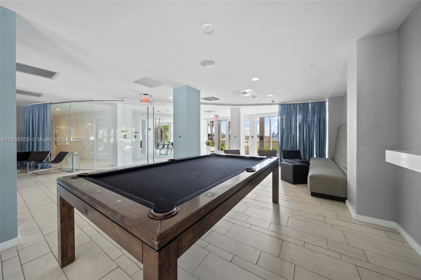 910 West Ave # 1135