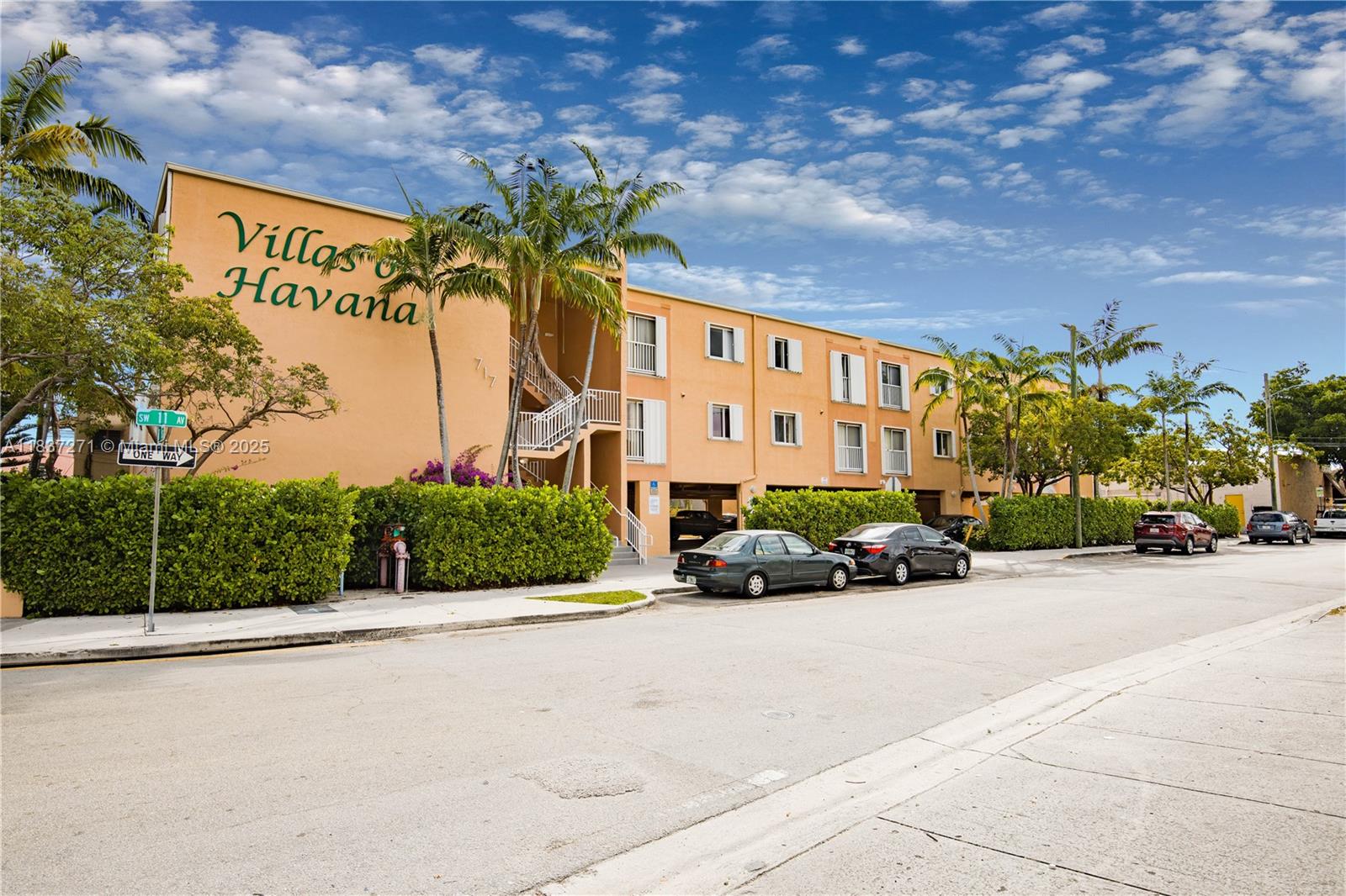 717 SW 11th Ave # 208