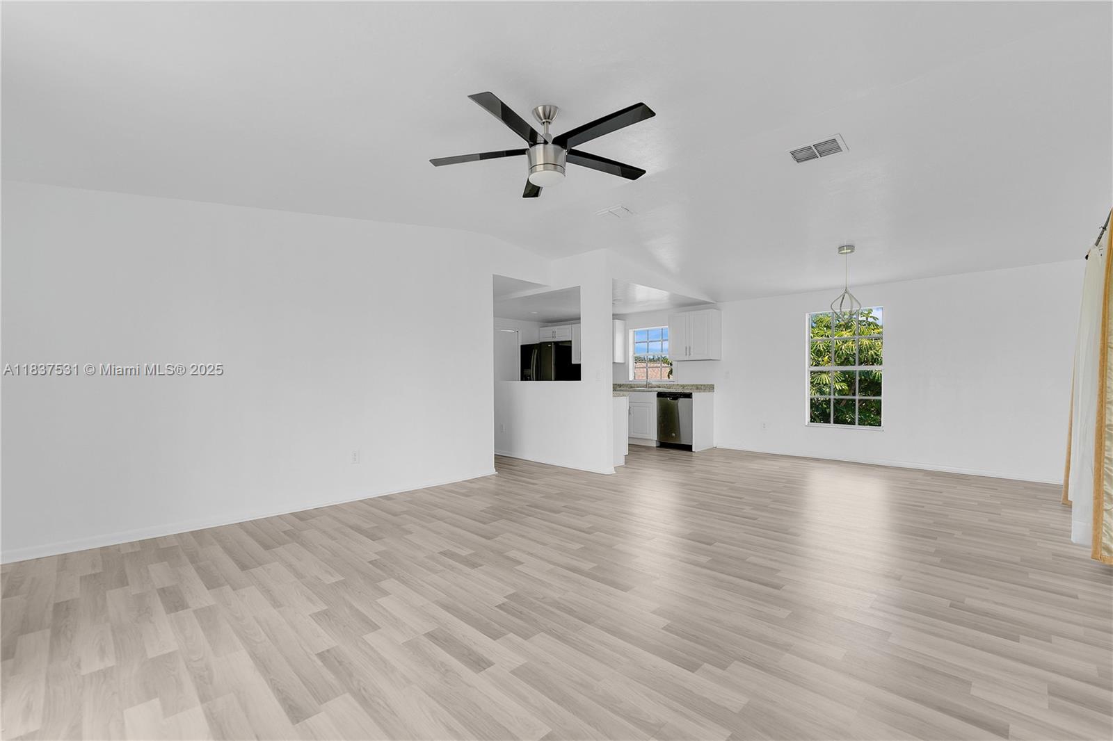 1106 Harbor Dr