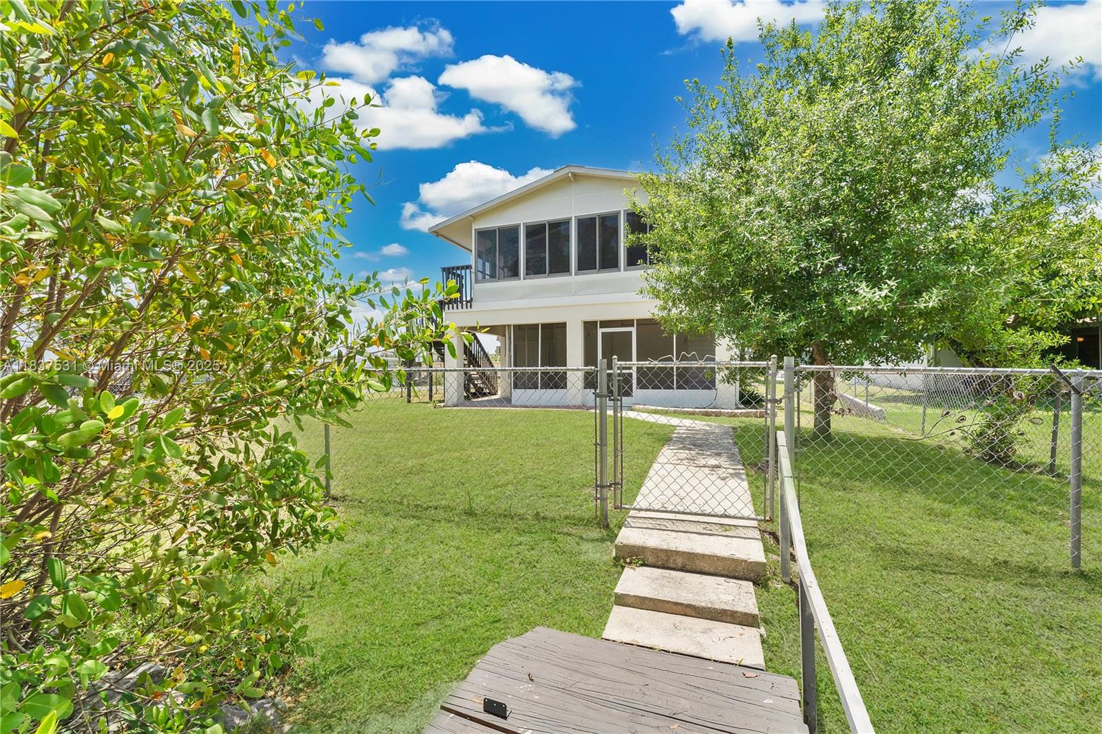 1106 Harbor Dr