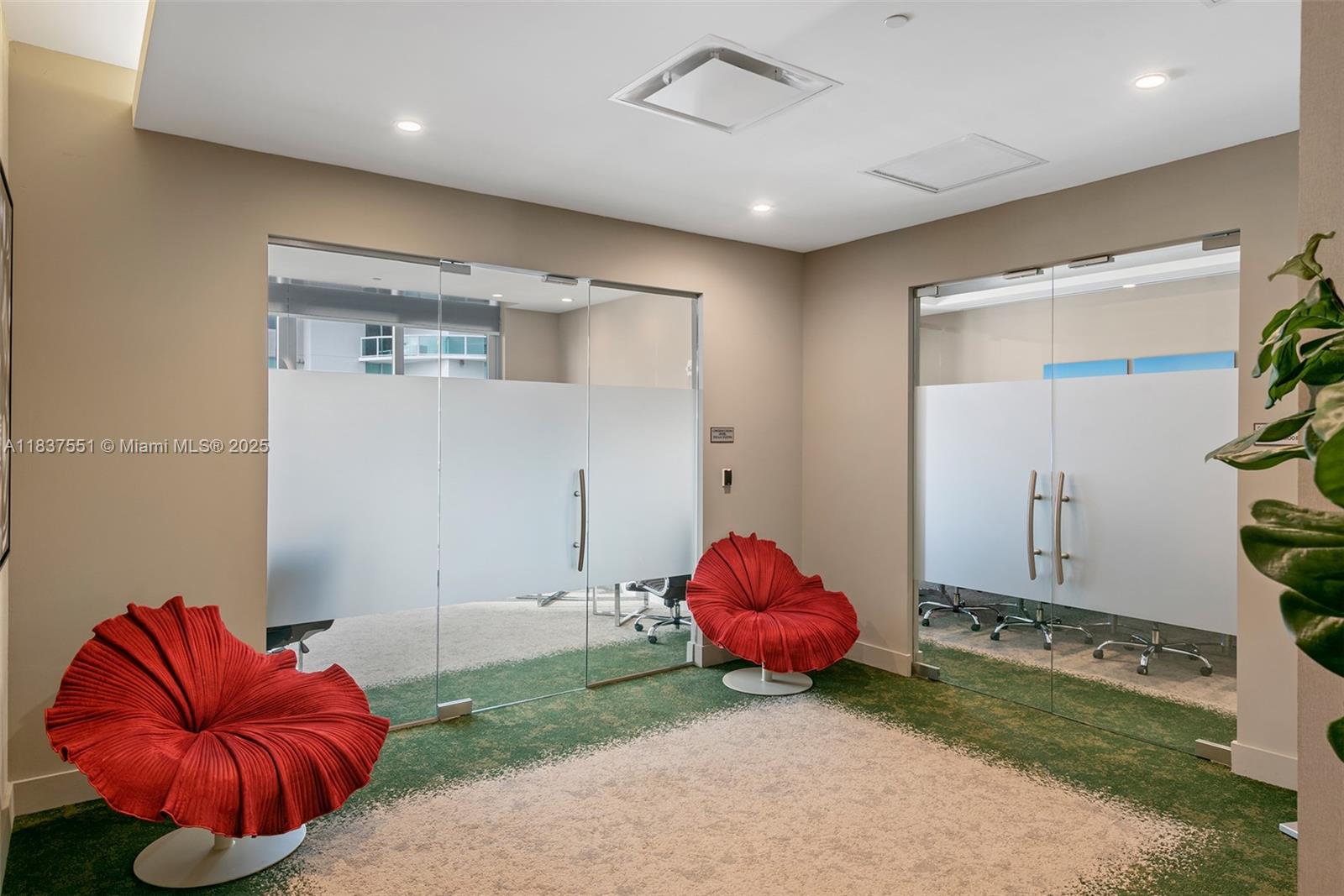 488 NE 18th St # 611