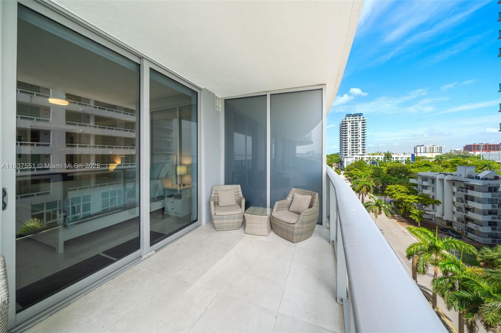 488 NE 18th St # 611