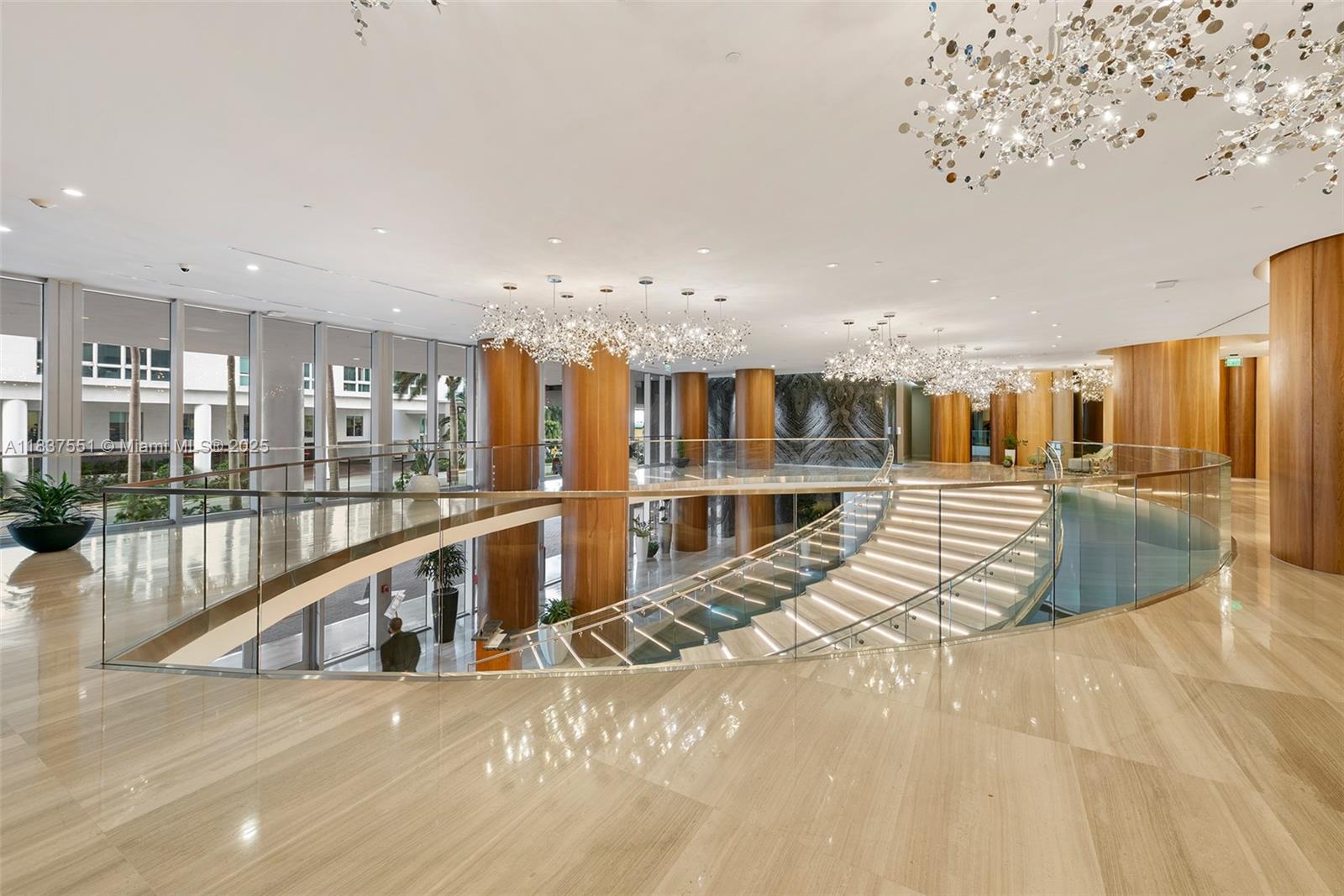 488 NE 18th St # 611