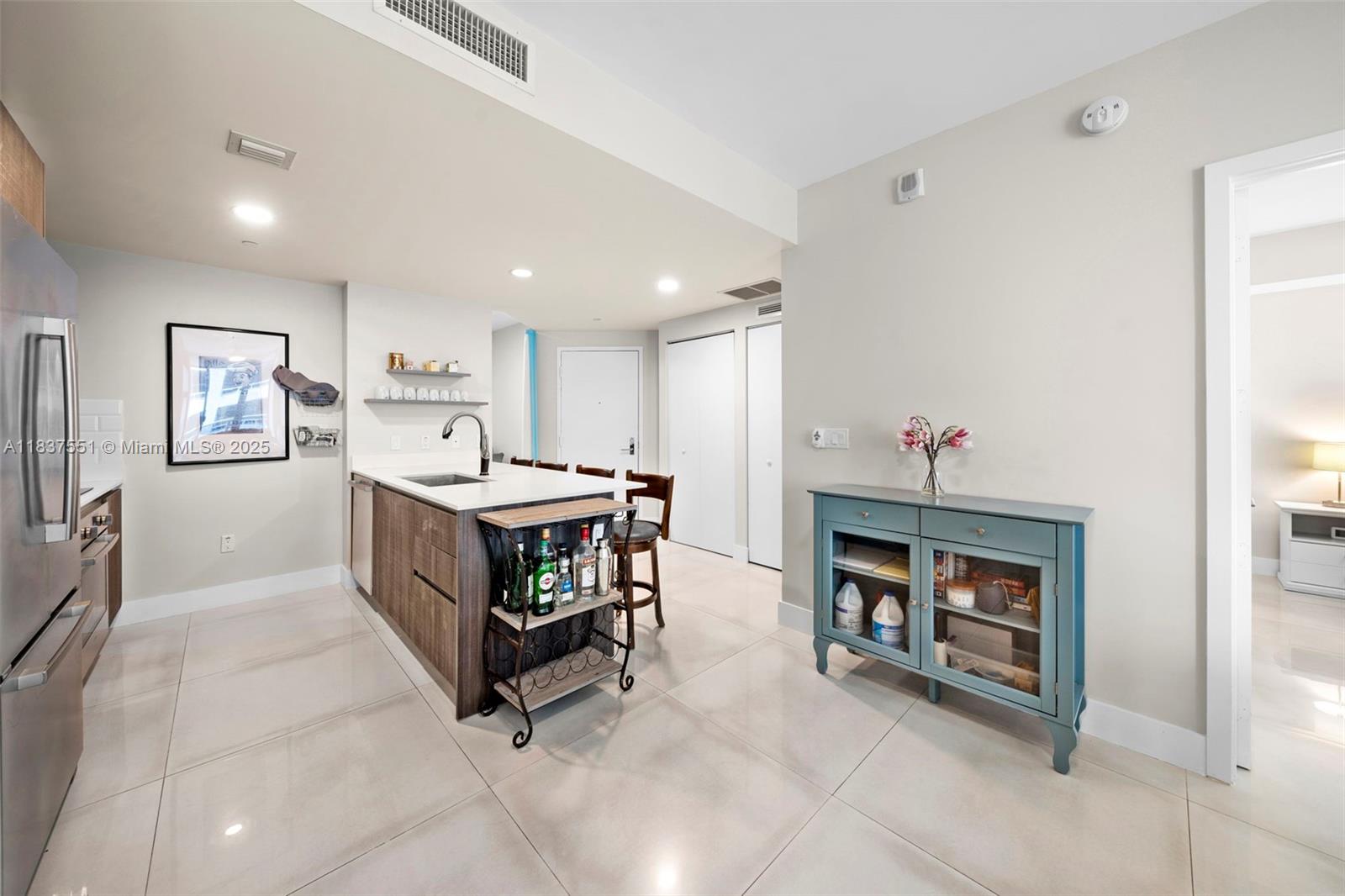 488 NE 18th St # 611