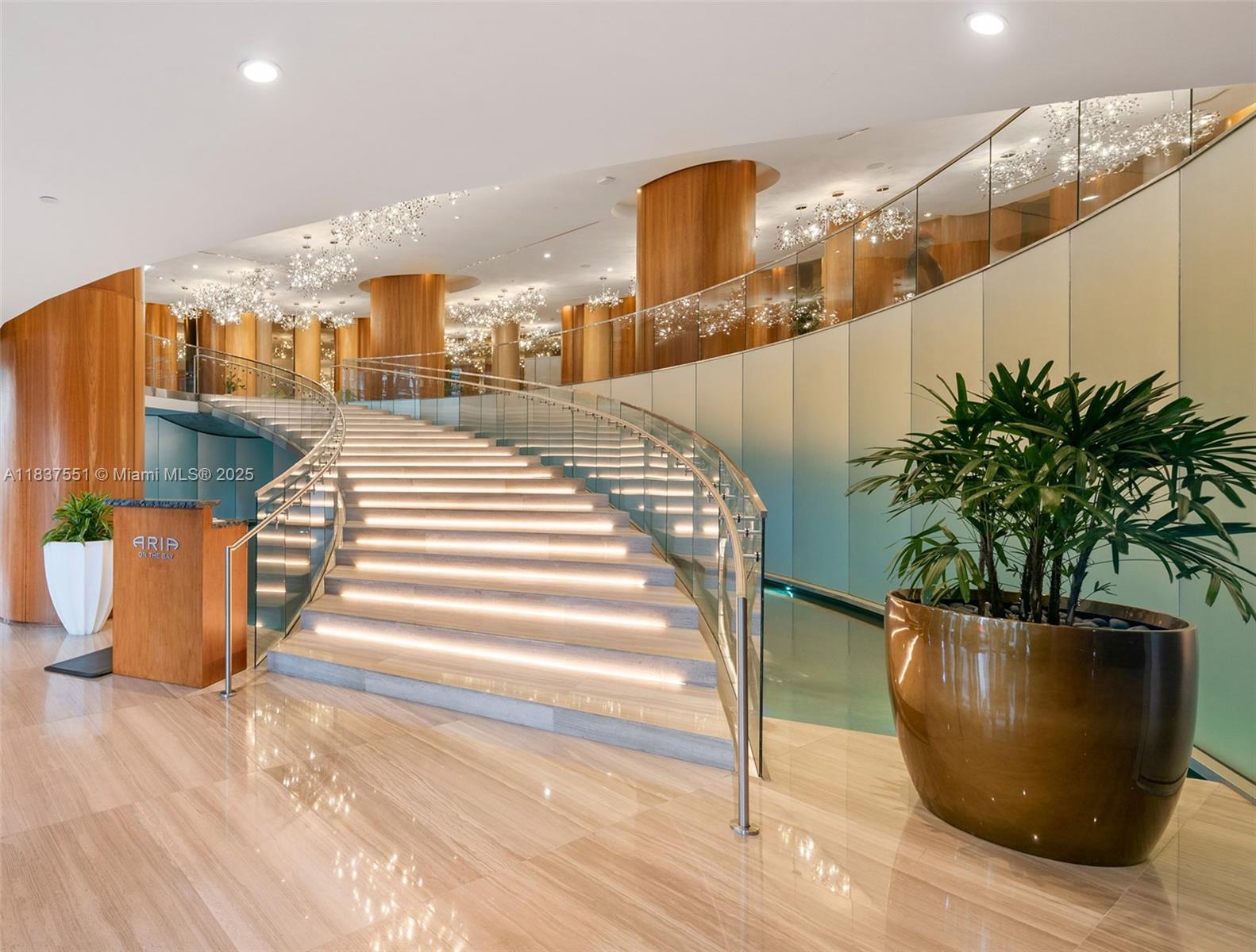 488 NE 18th St # 611