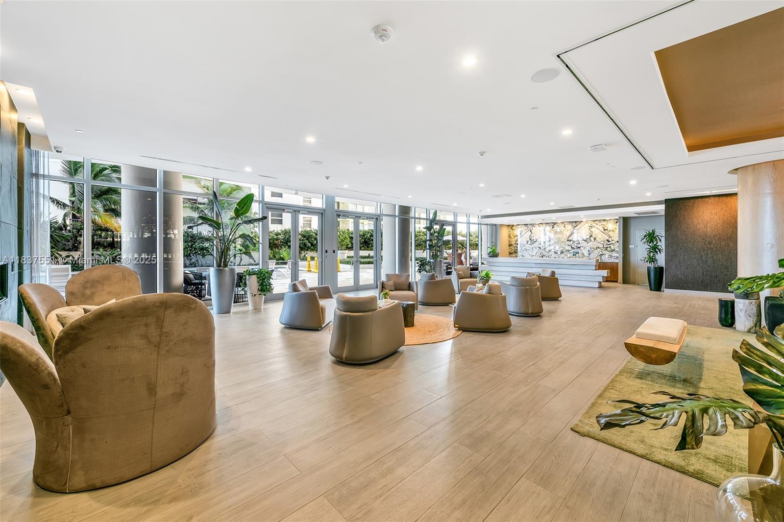 488 NE 18th St # 611