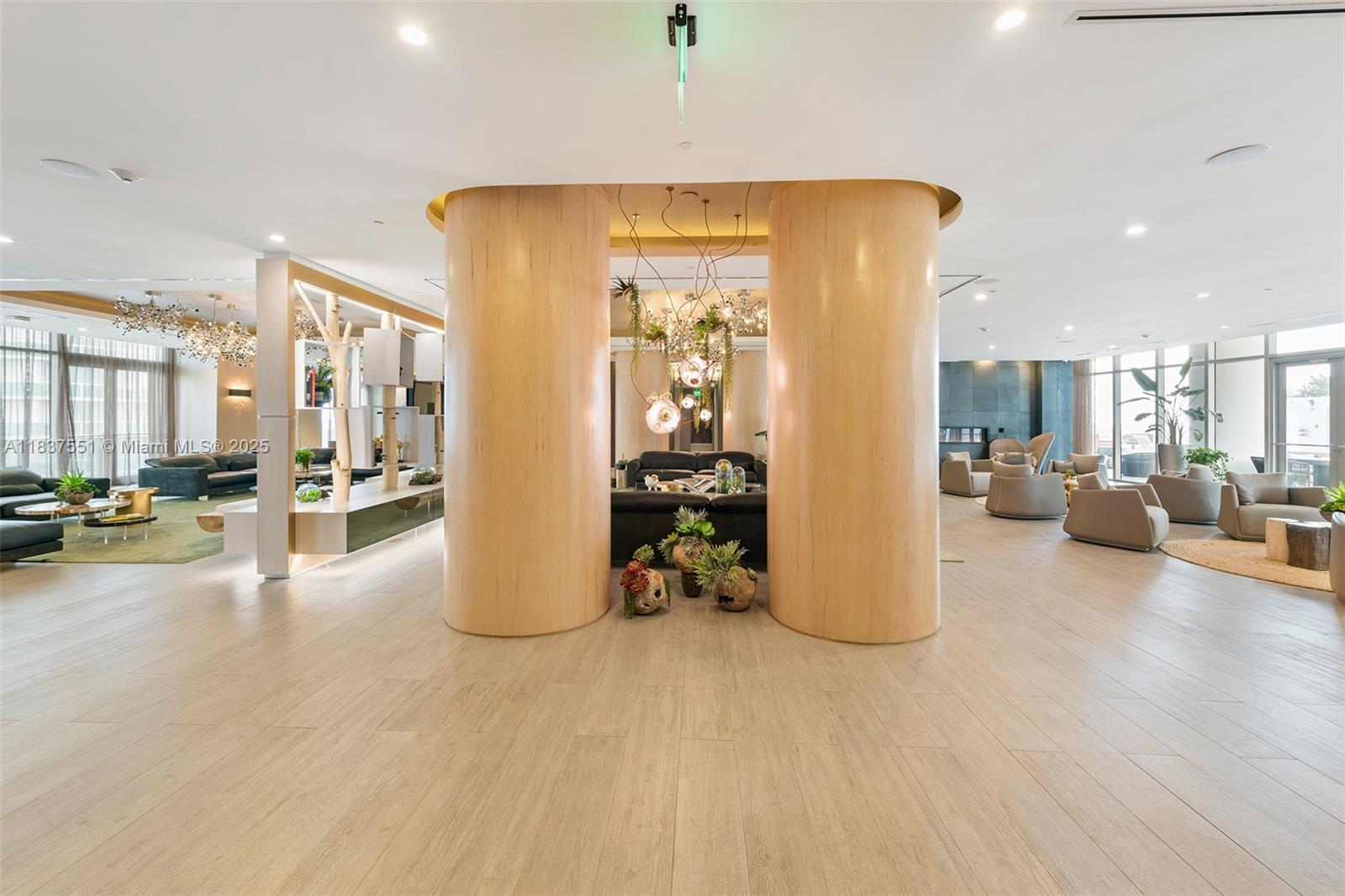 488 NE 18th St # 611