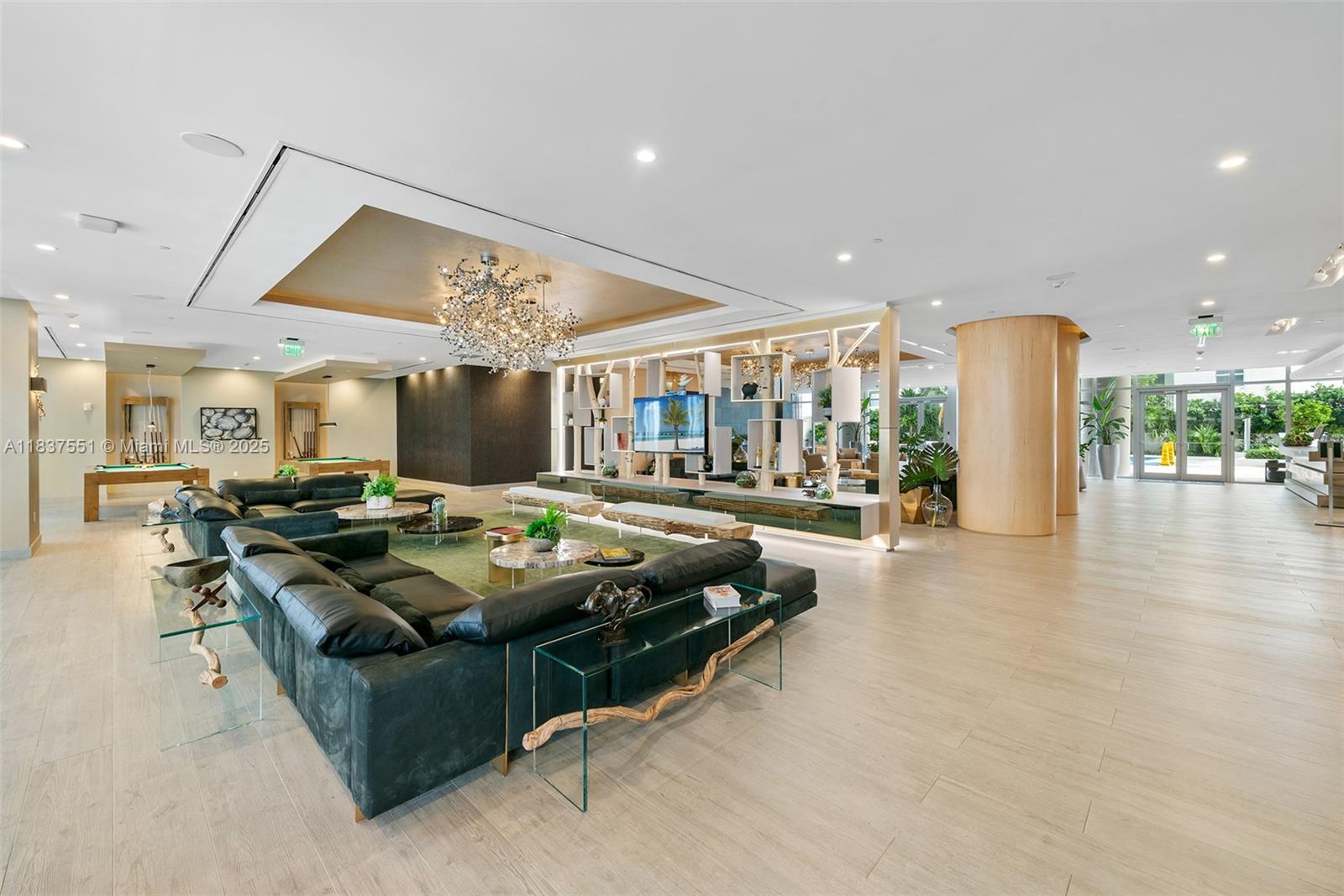 488 NE 18th St # 611