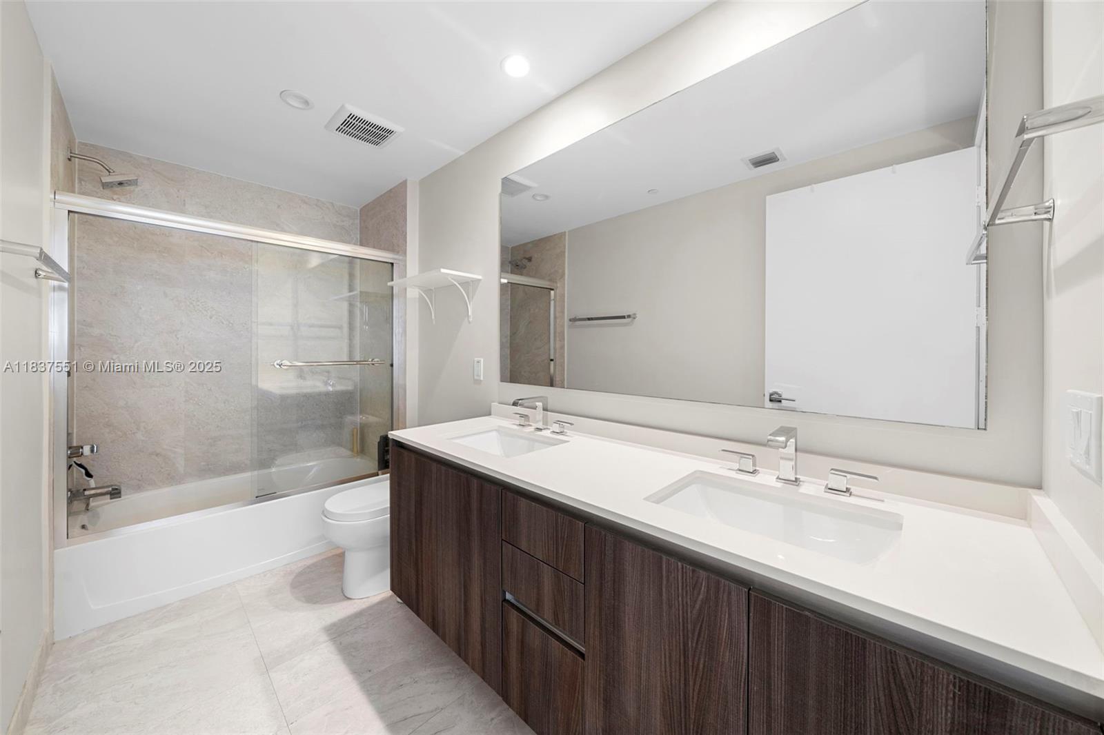 488 NE 18th St # 611