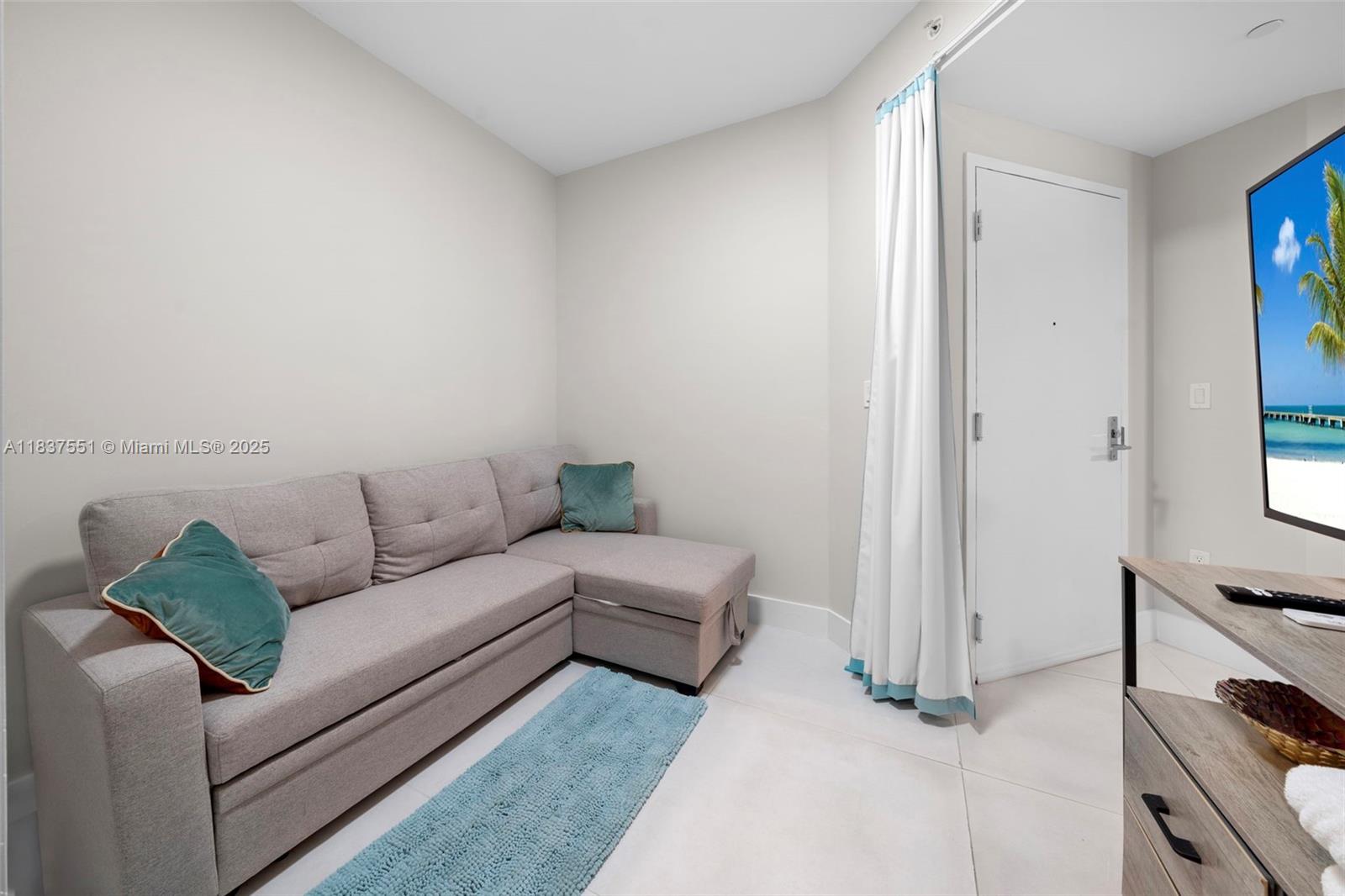 488 NE 18th St # 611