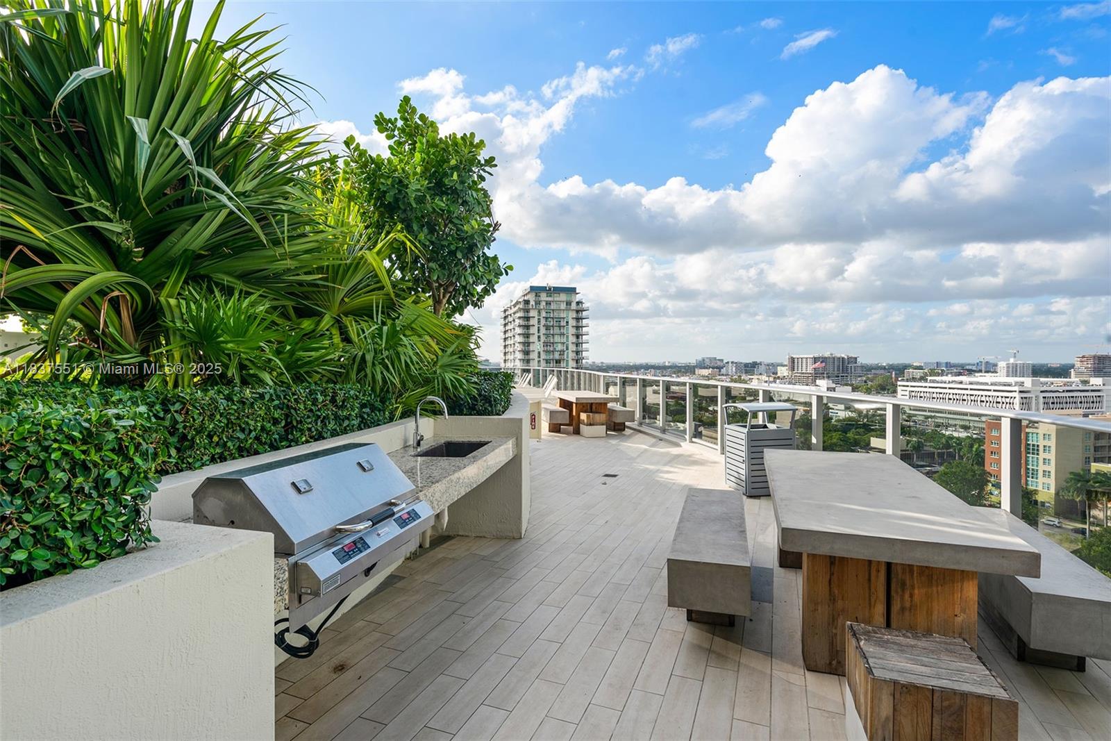 488 NE 18th St # 611