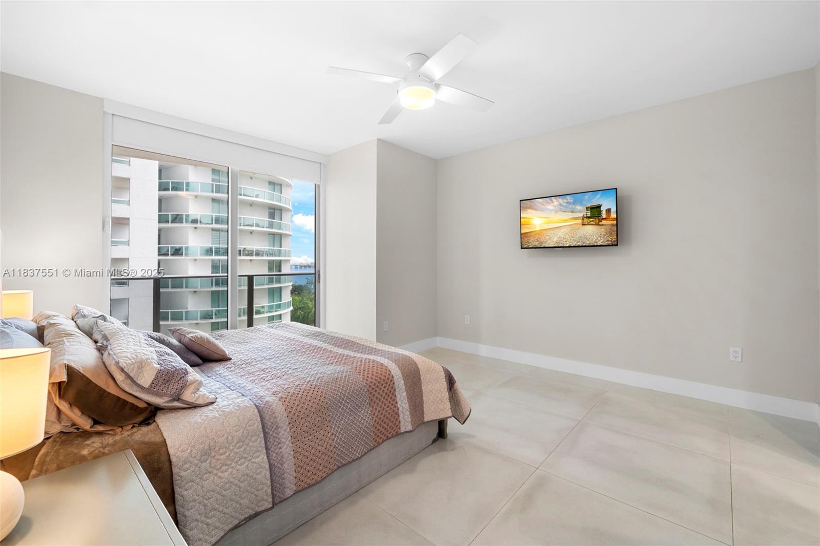 488 NE 18th St # 611