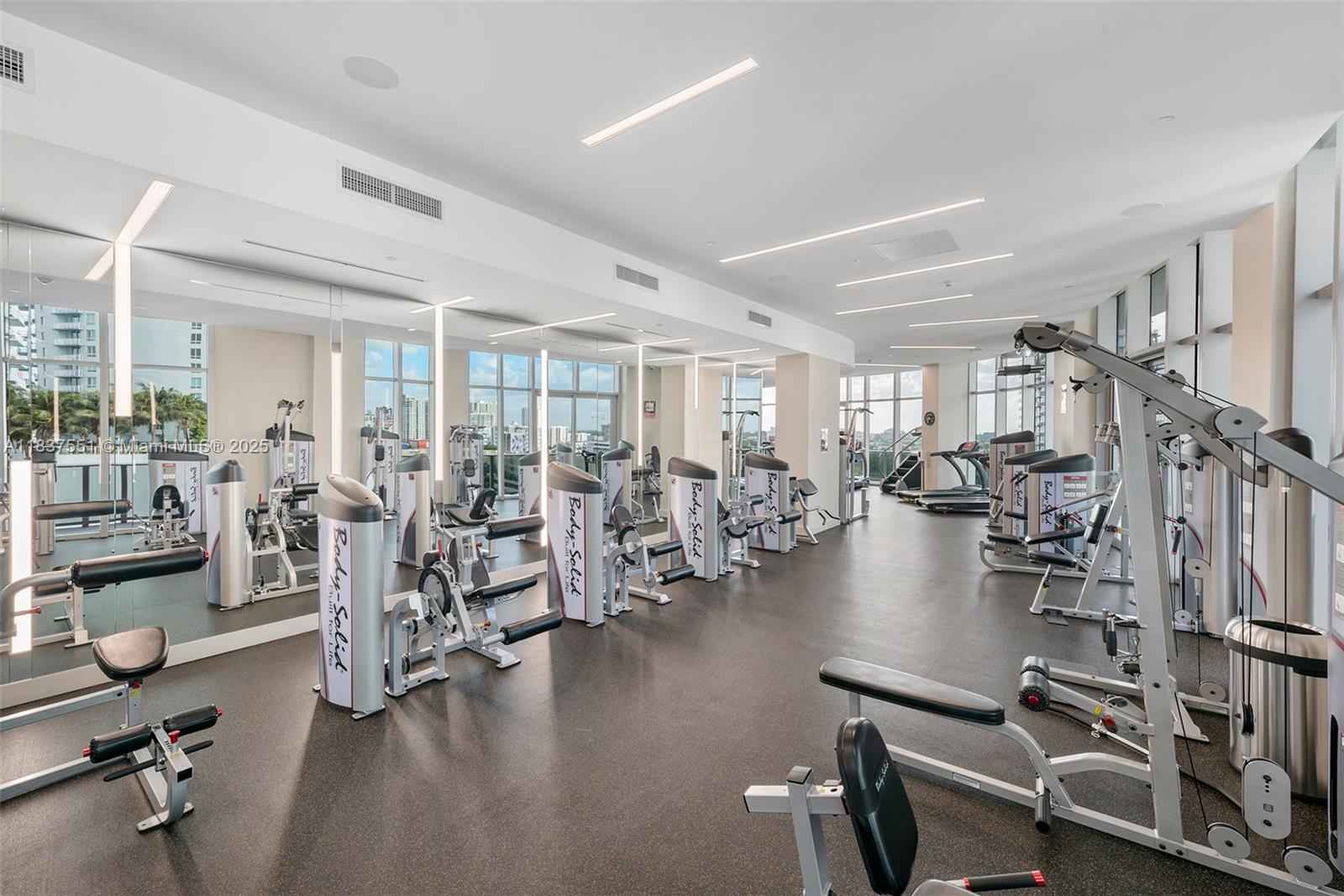 488 NE 18th St # 611