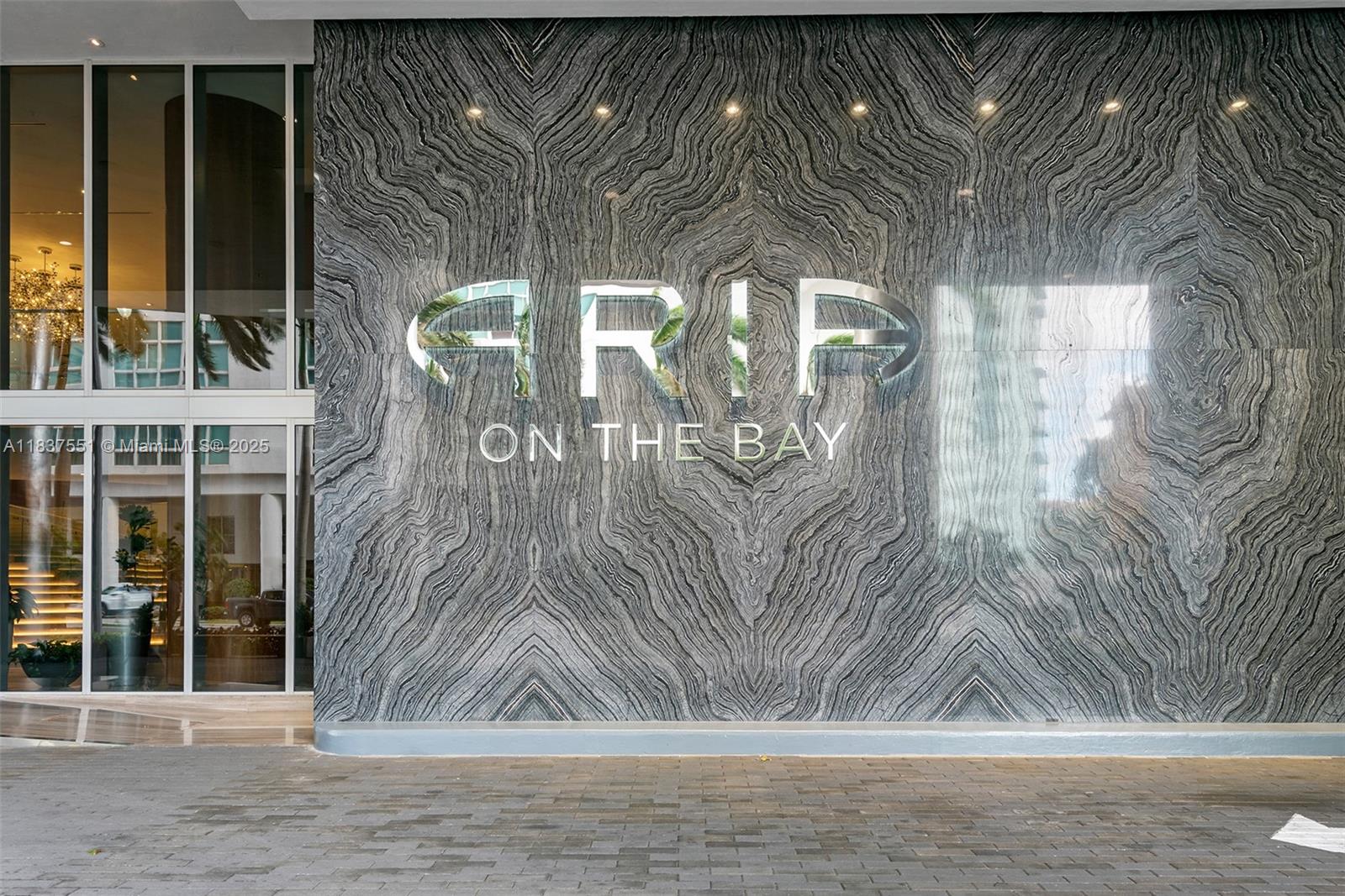 488 NE 18th St # 611