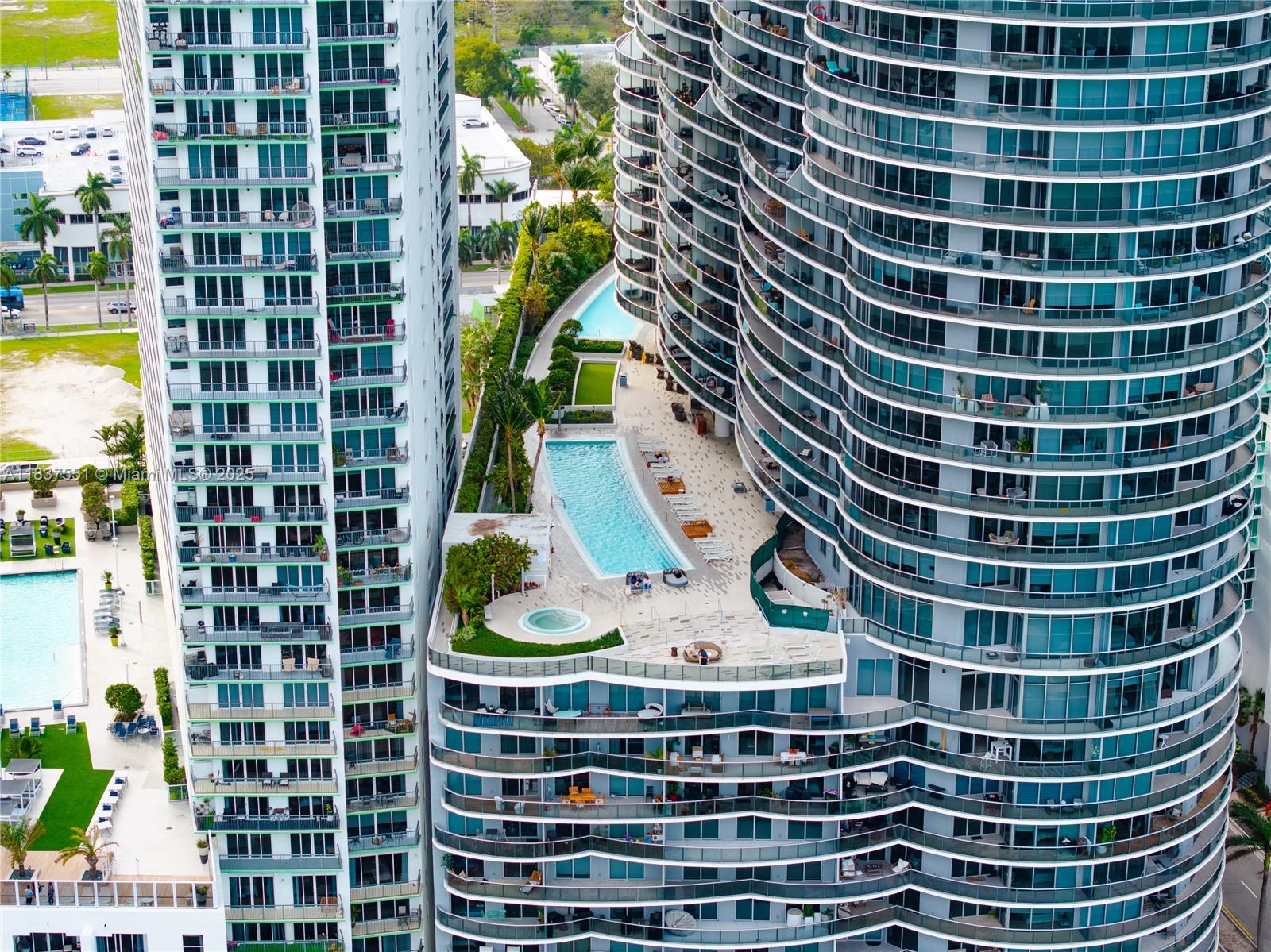 488 NE 18th St # 611