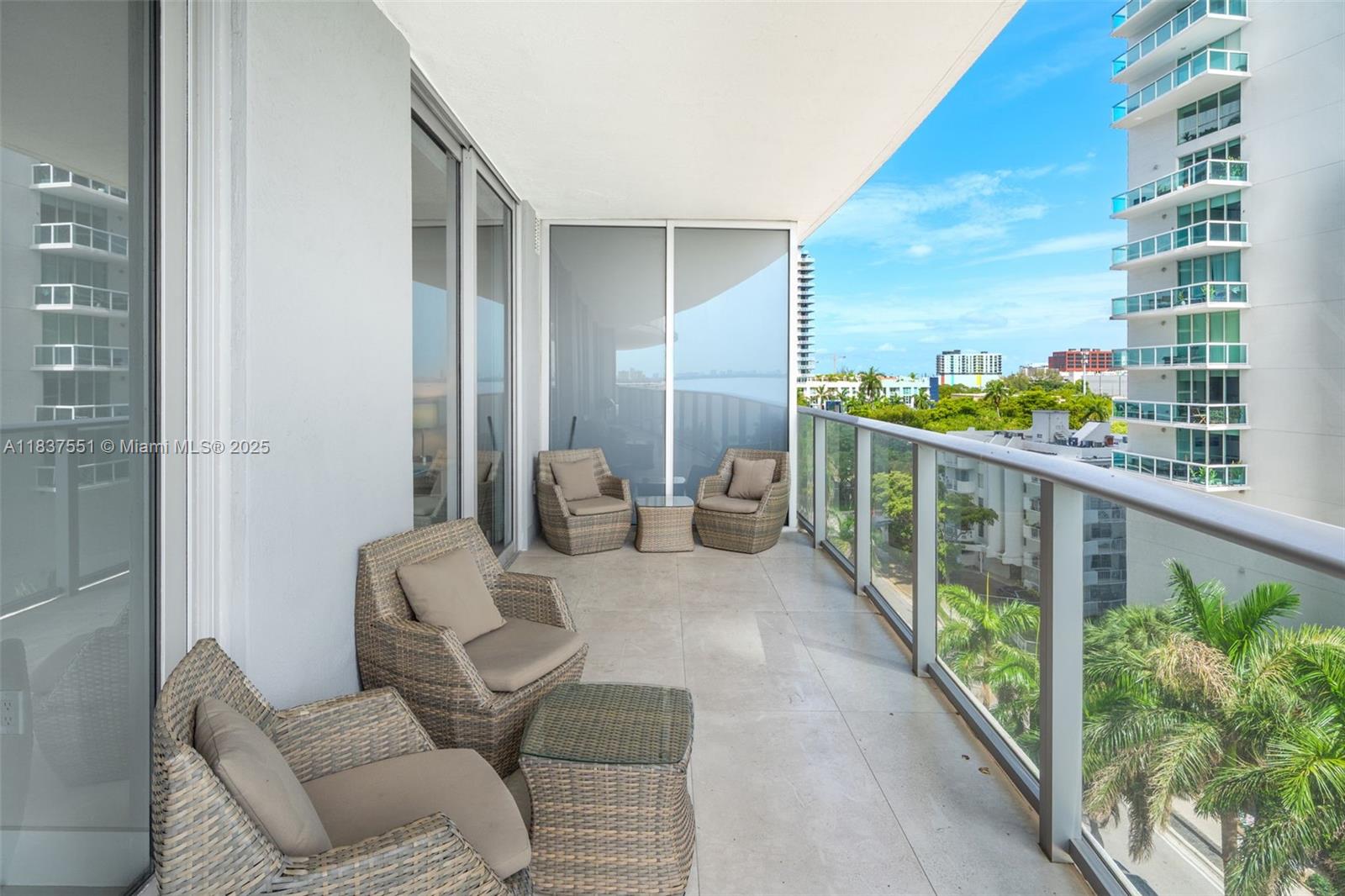 488 NE 18th St # 611