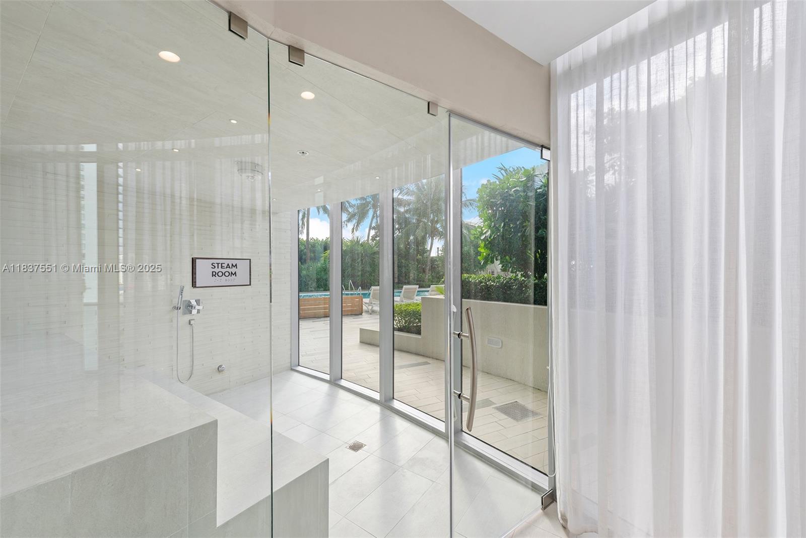 488 NE 18th St # 611