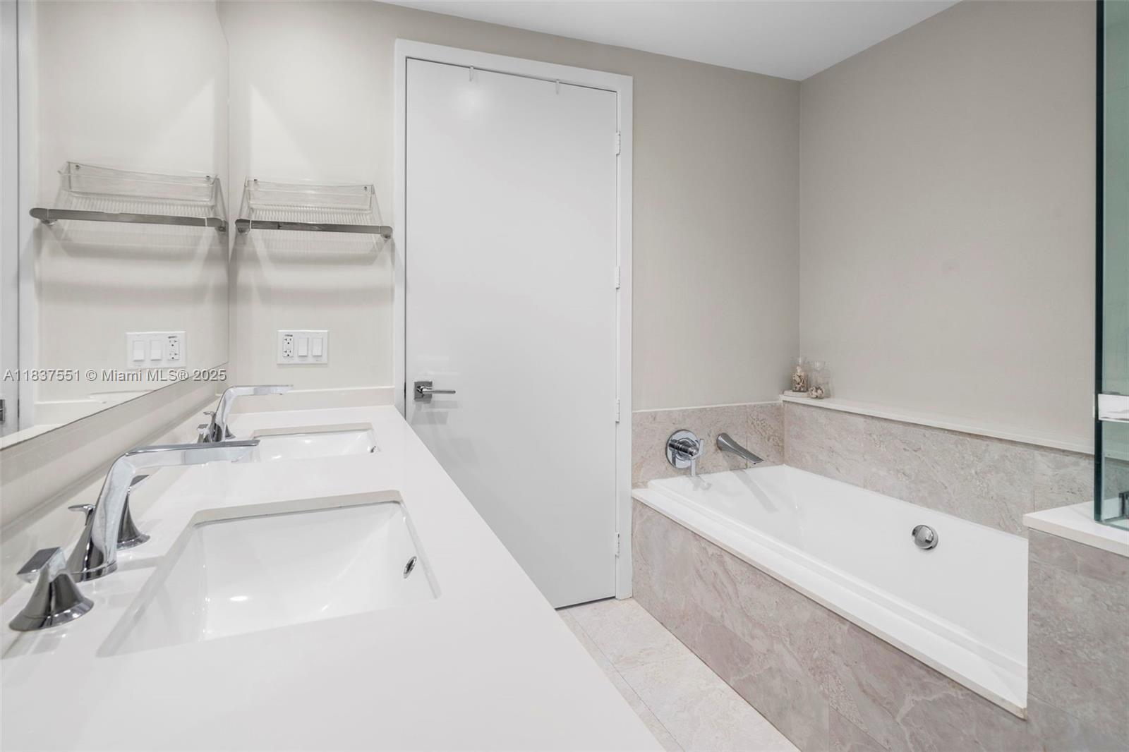 488 NE 18th St # 611