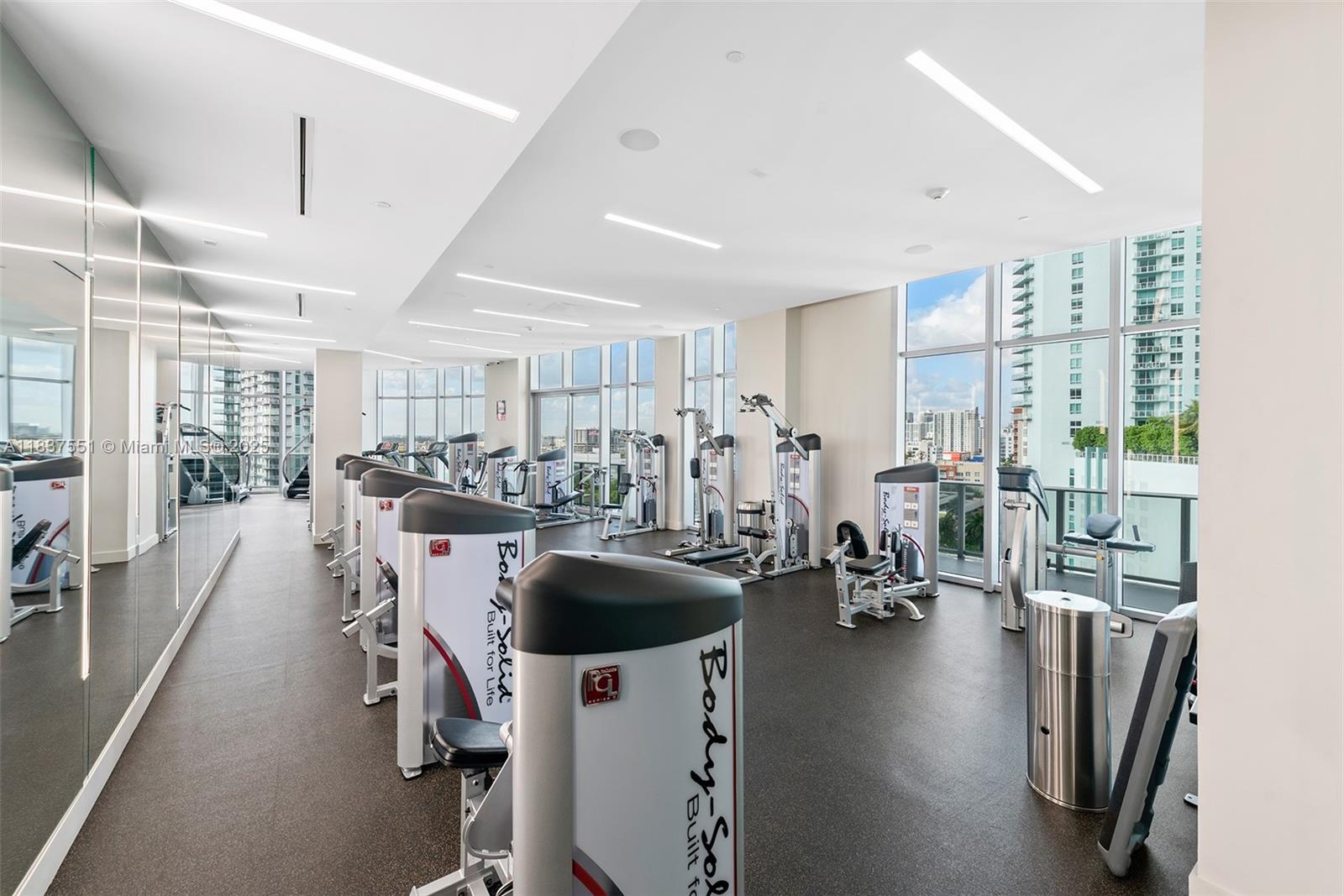 488 NE 18th St # 611