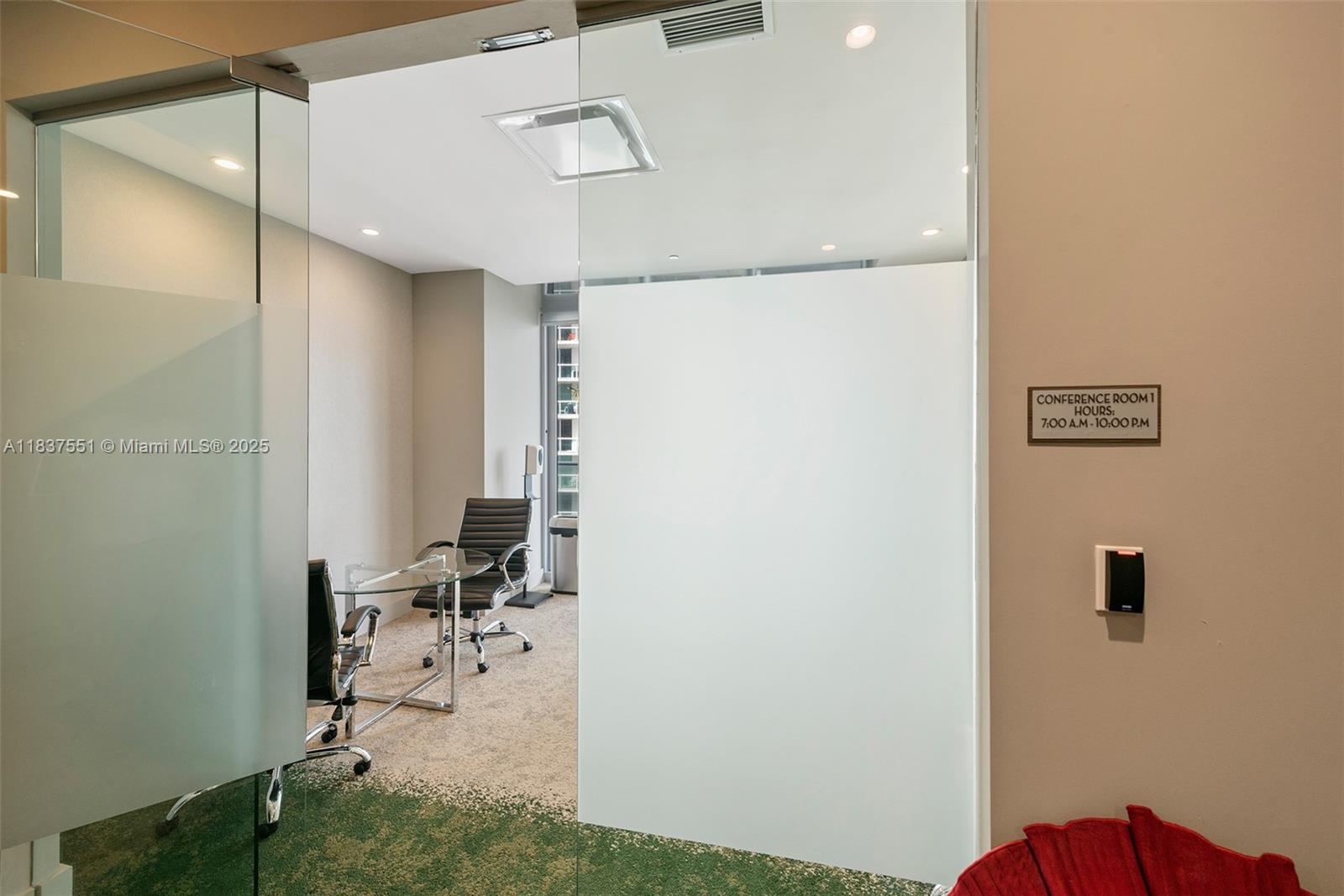 488 NE 18th St # 611