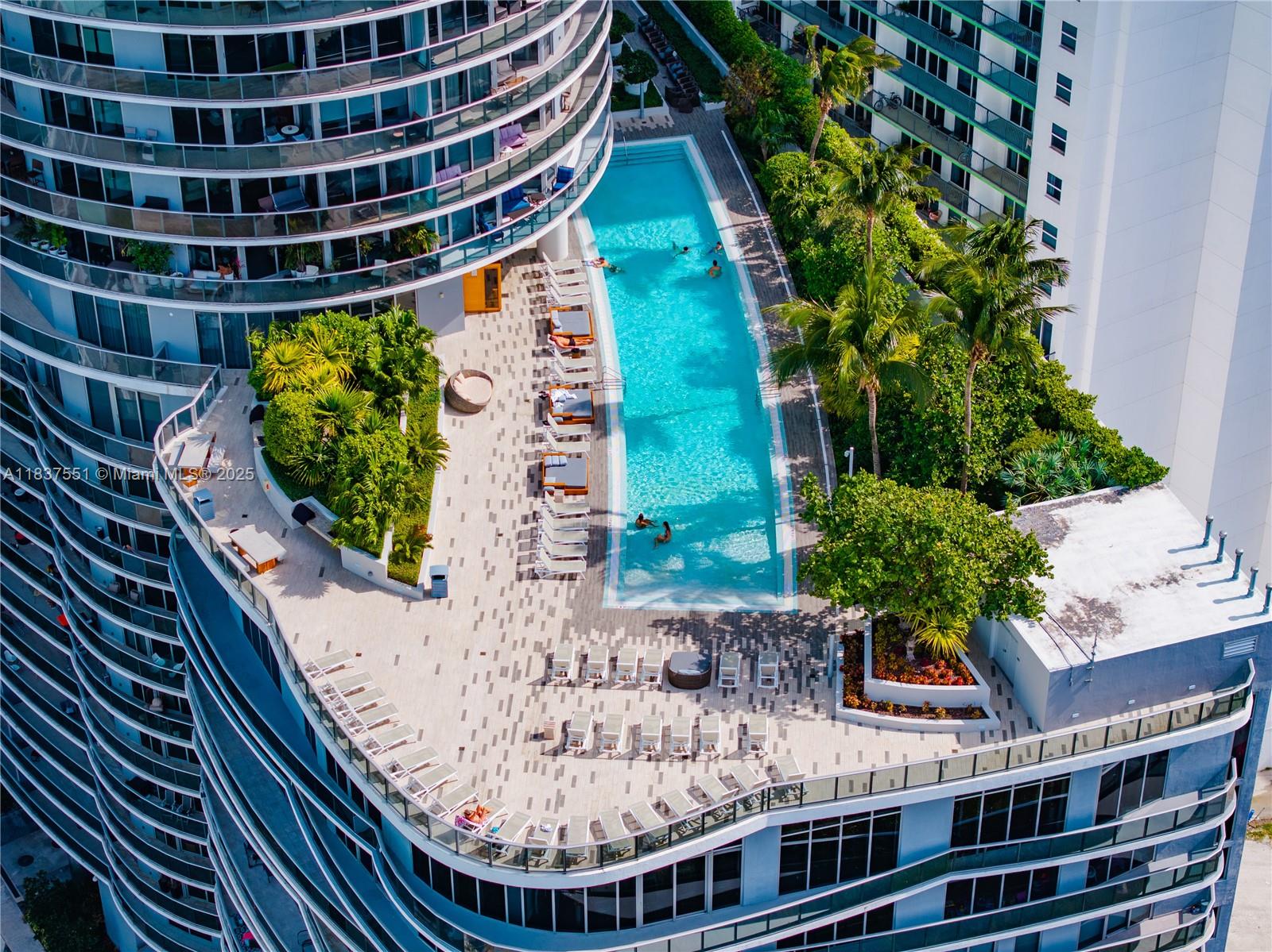 488 NE 18th St # 611