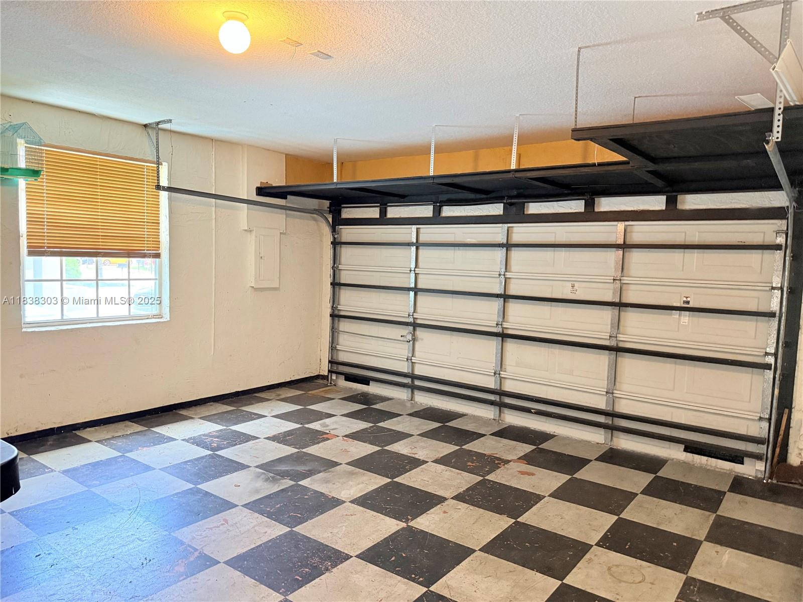 8973 NW 147th Ter