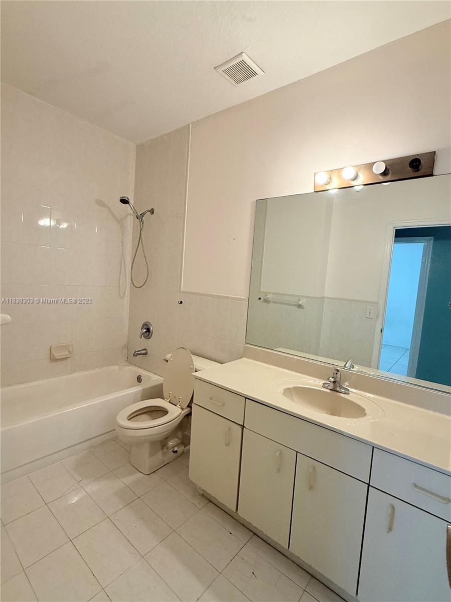 8973 NW 147th Ter
