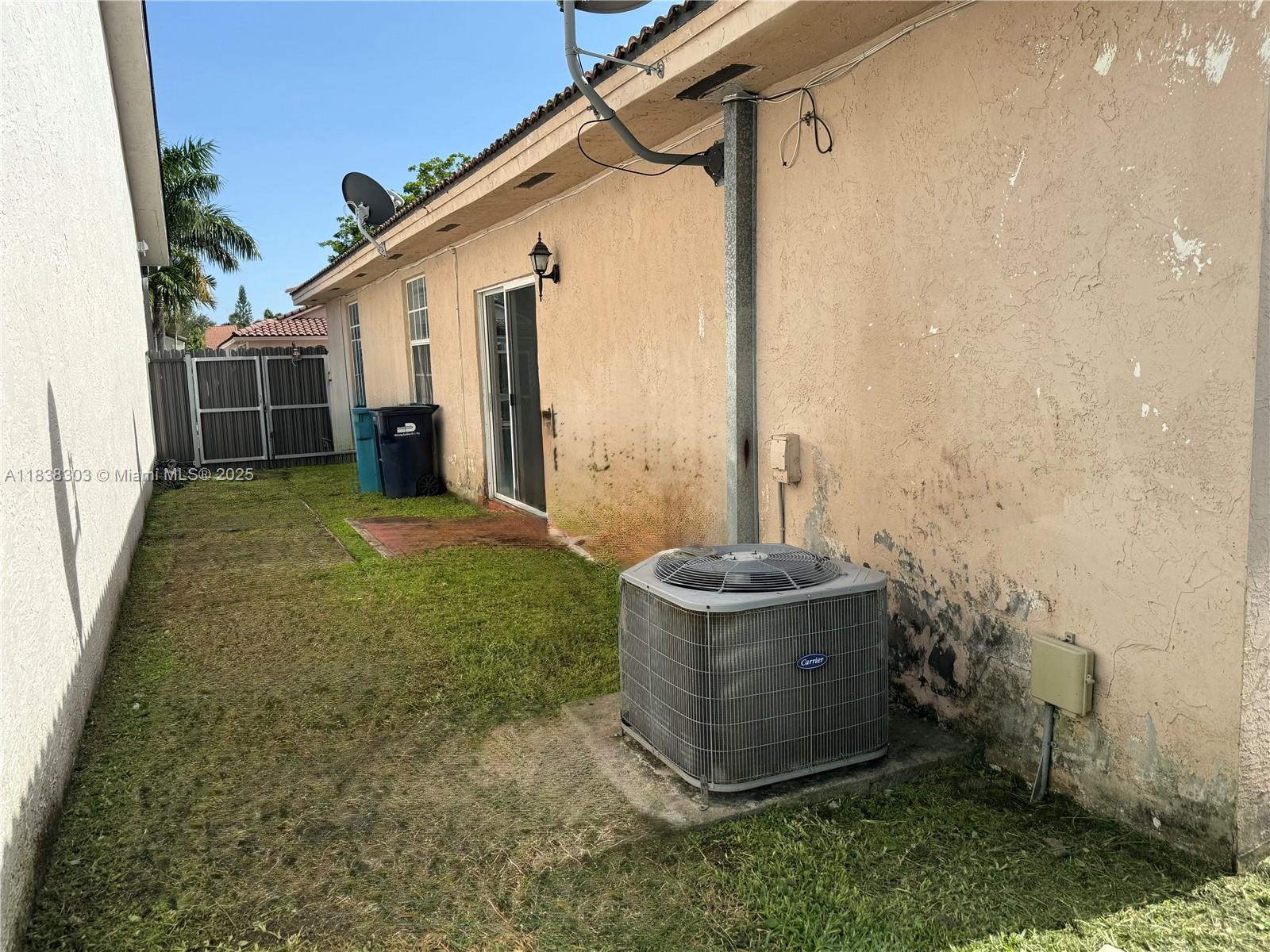 8973 NW 147th Ter