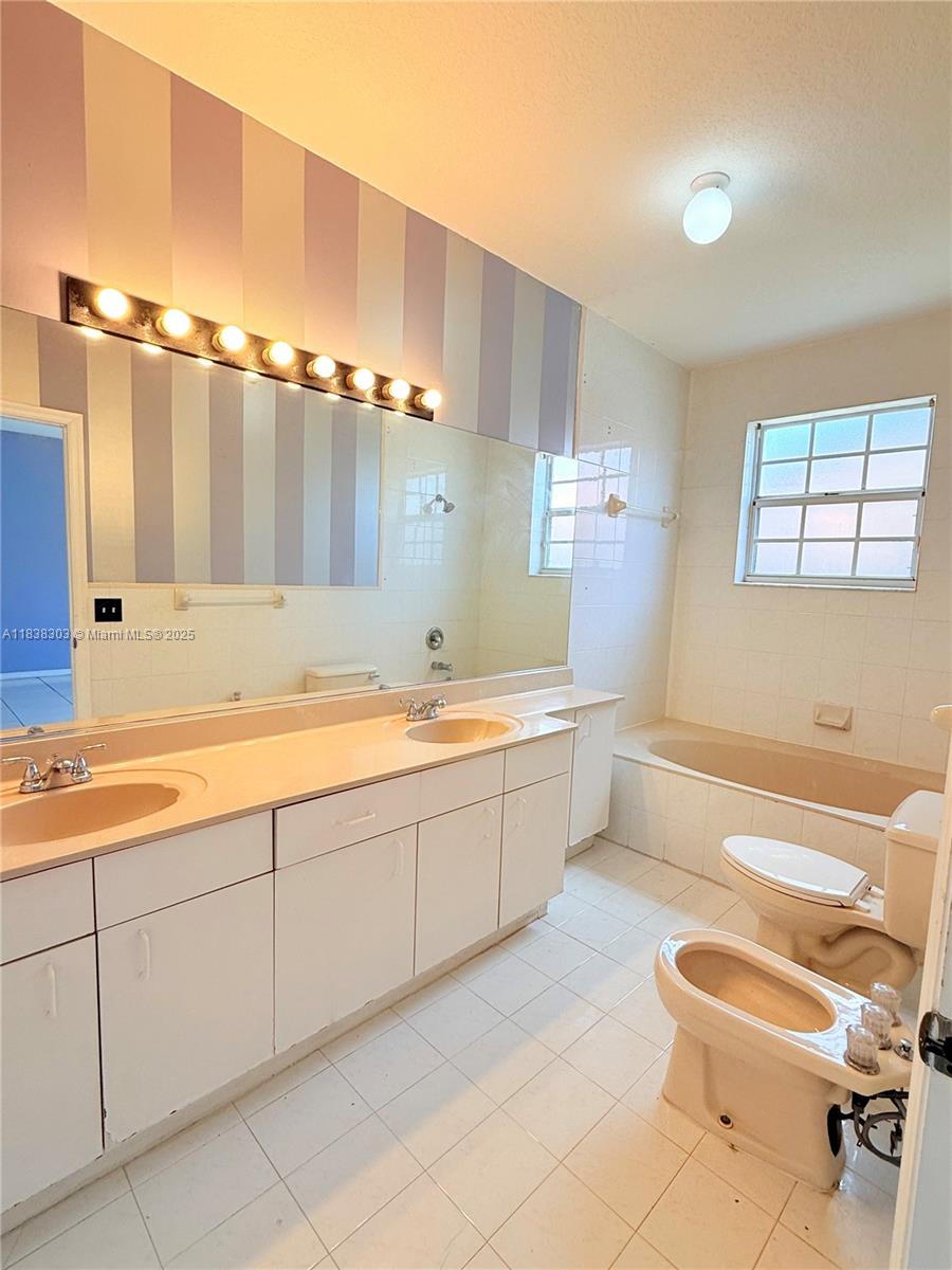 8973 NW 147th Ter
