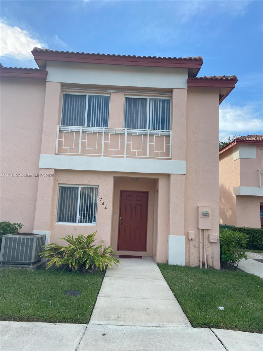 762 NW 208th Terrace