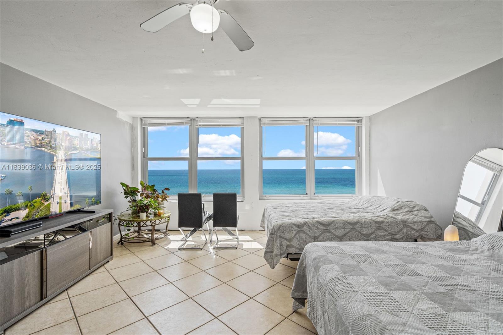 2899 Collins Ave # 931