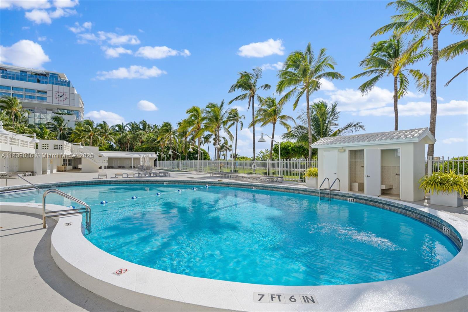 2899 Collins Ave # 931