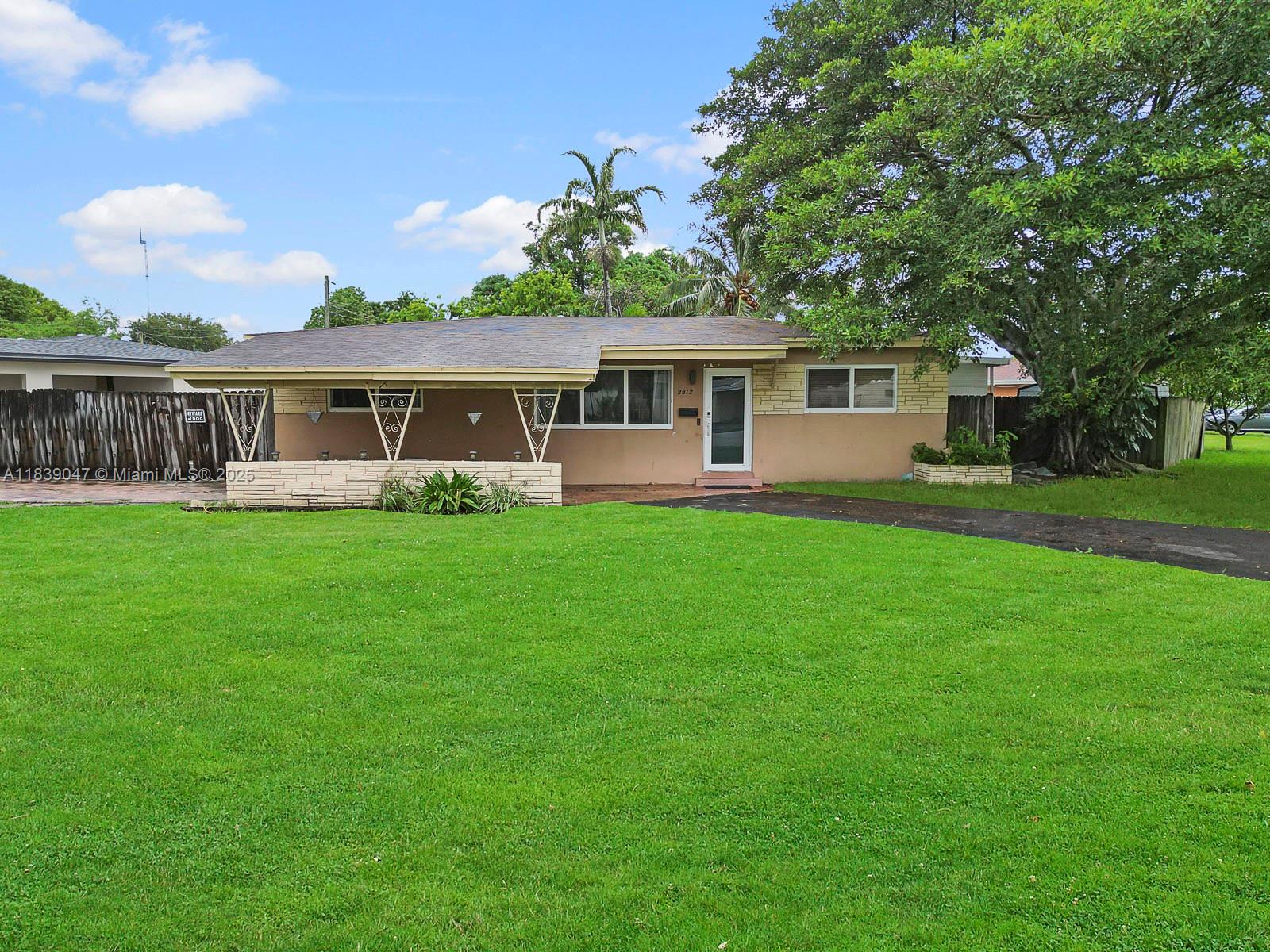 2812 SW 65th Ave