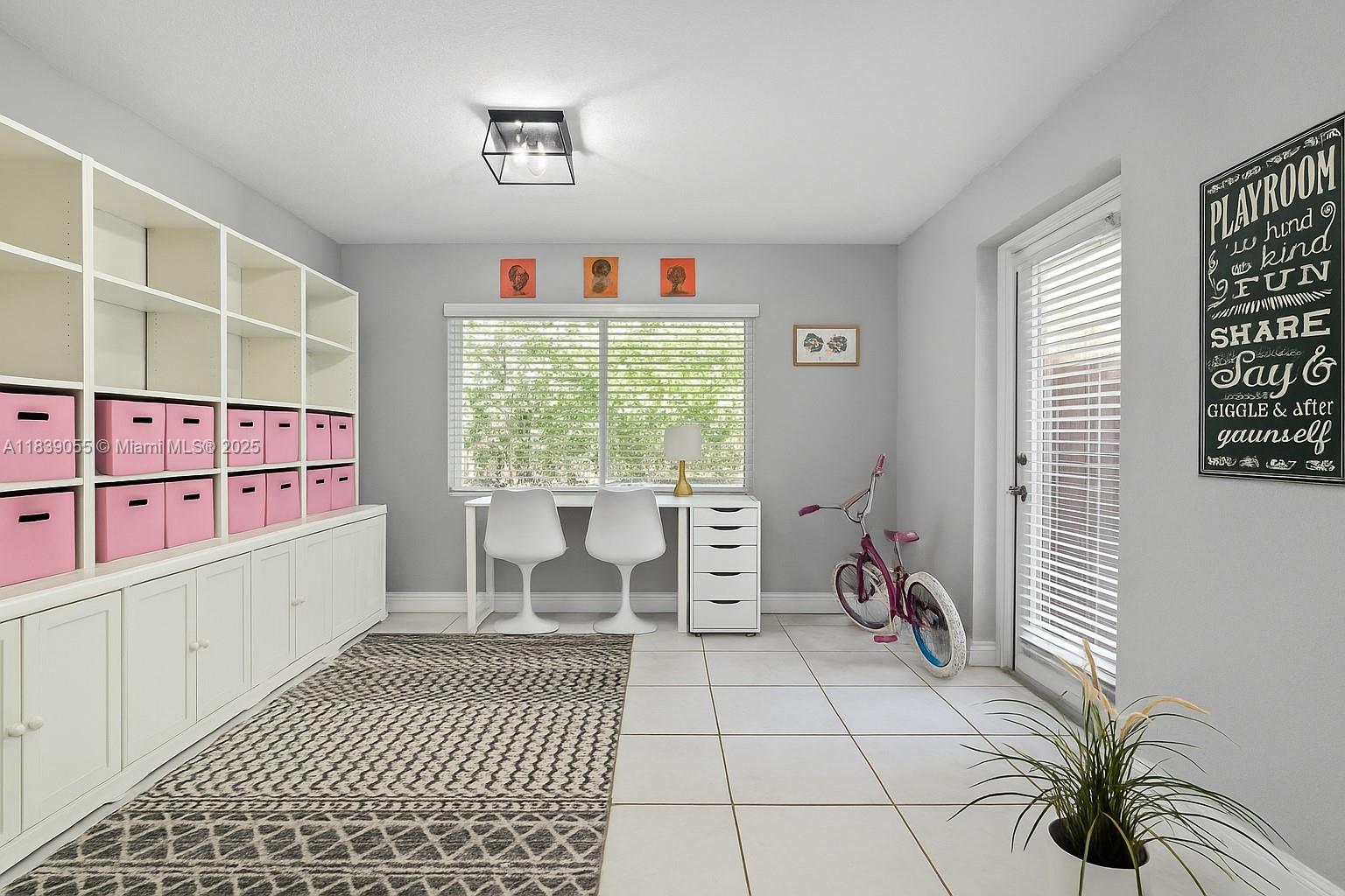 1650 SW 17th St