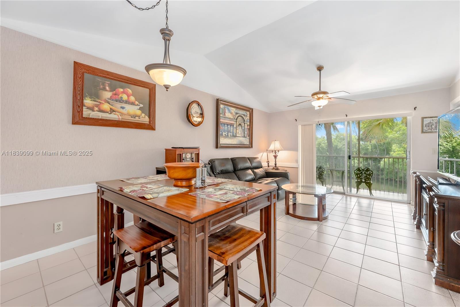 5560 Lakeside Dr # 204