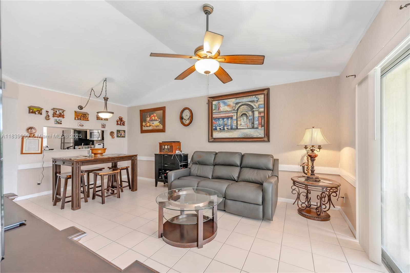 5560 Lakeside Dr # 204