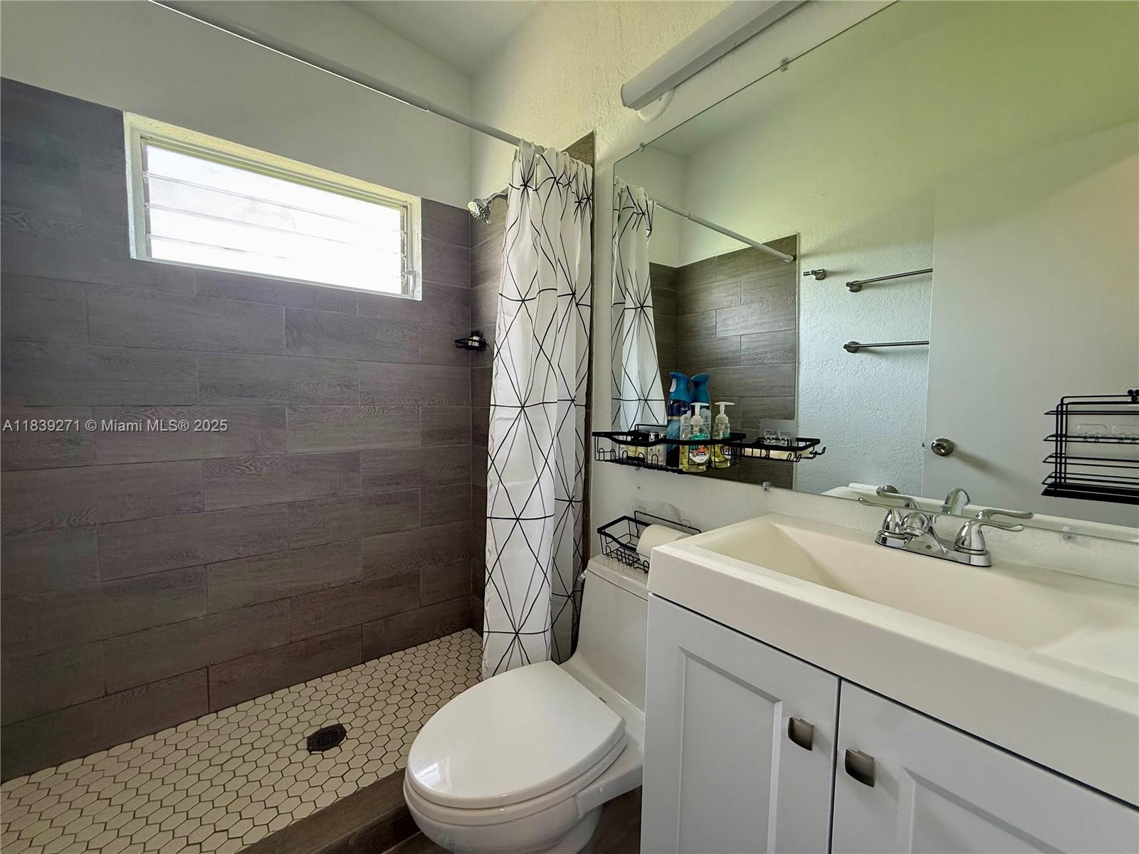 3460 Normandy Dr